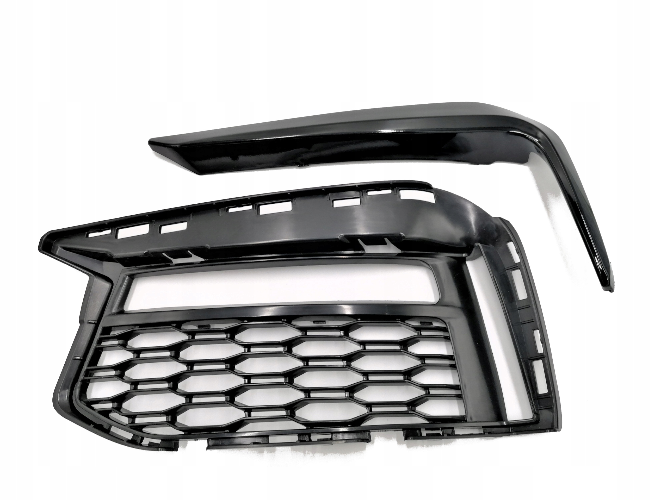 ZASLEPKA ATRAPA WLOT POWIETRZA LEWA G30 G31 M PAK Color black