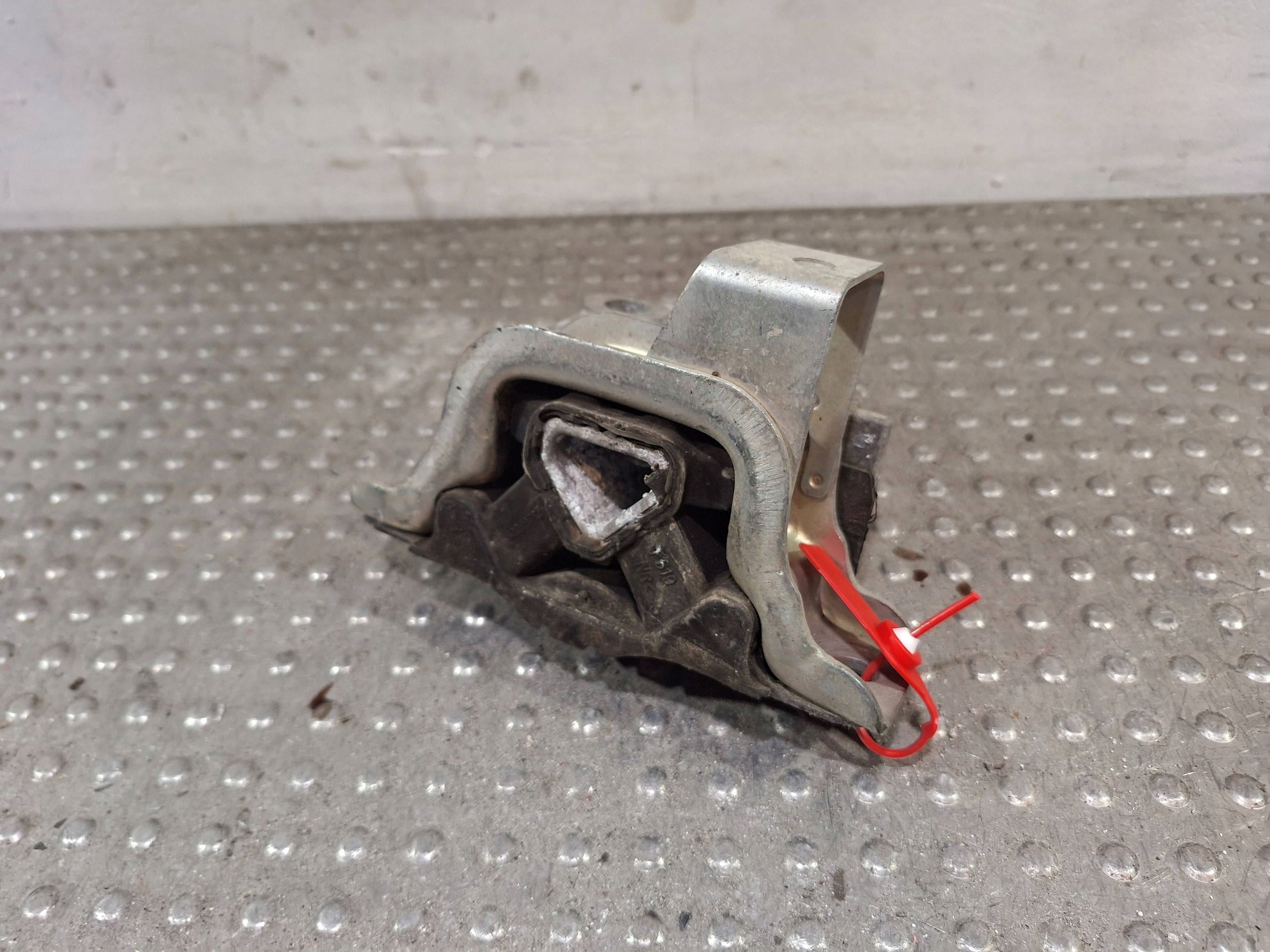 holder engine mount 52099762 OPEL COMBO D DOBLO II 1.6 MJET 10