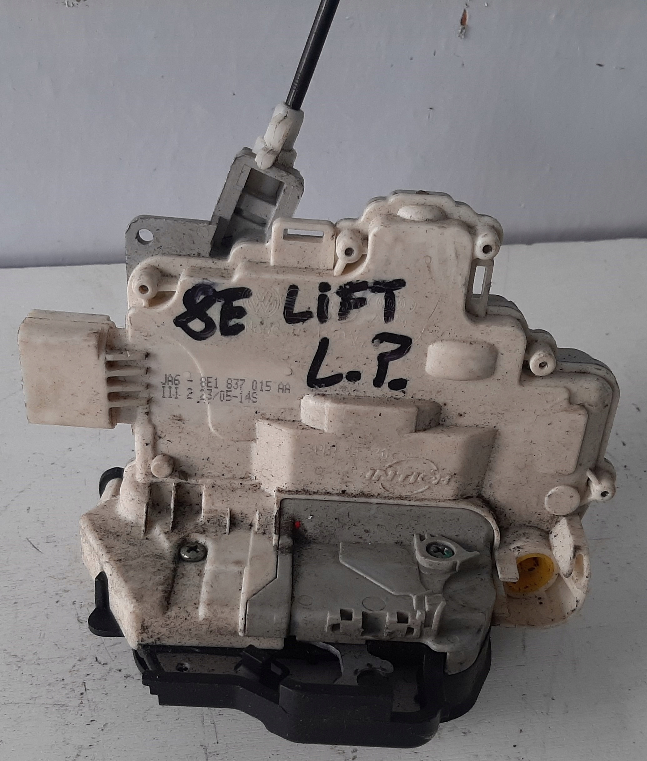 8E1837015AA - Замок двери левый передний Audi A4 B6 B7