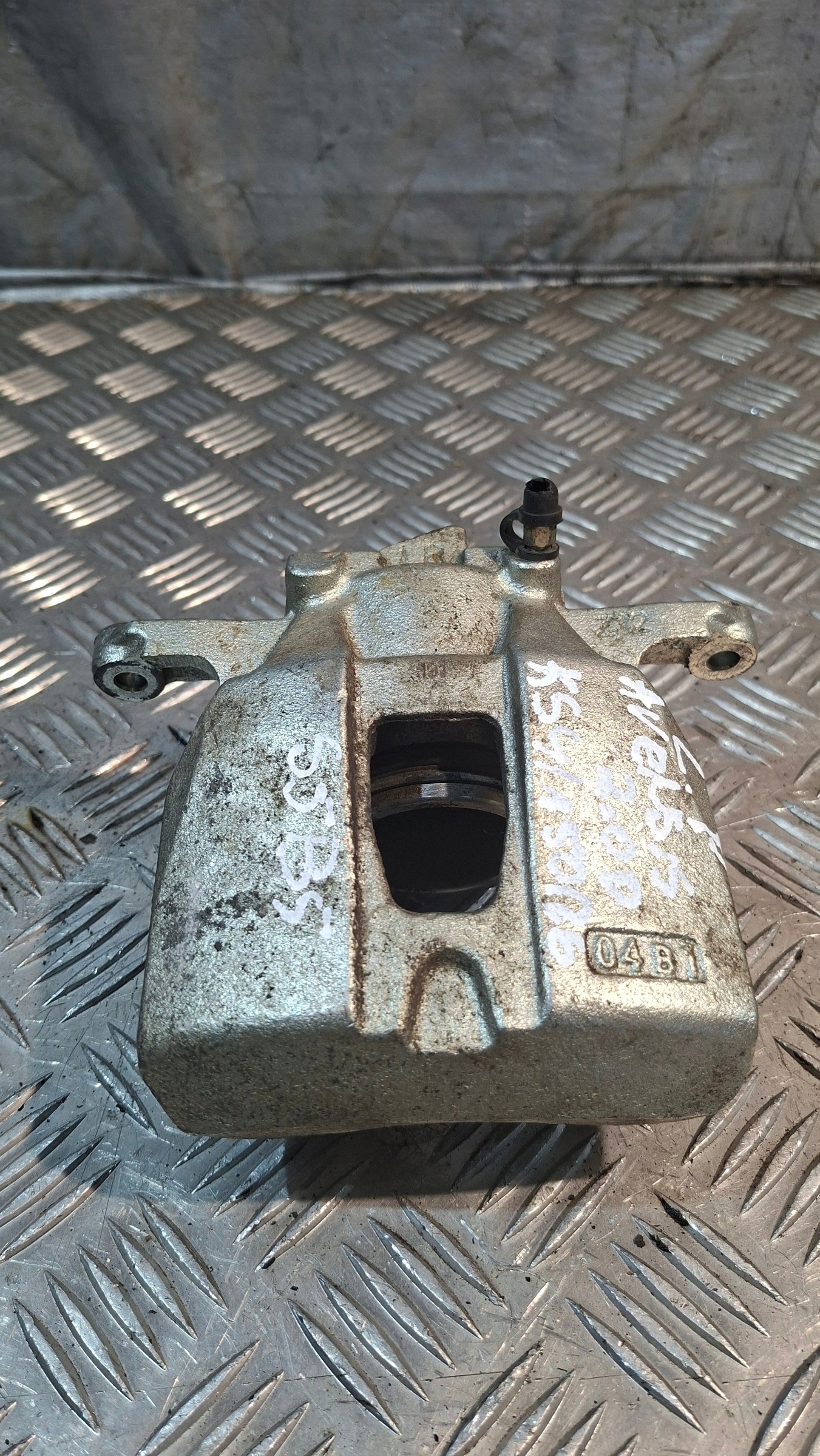 caliper brake left front TOYOTA AVENSIS VERSO 2.0D