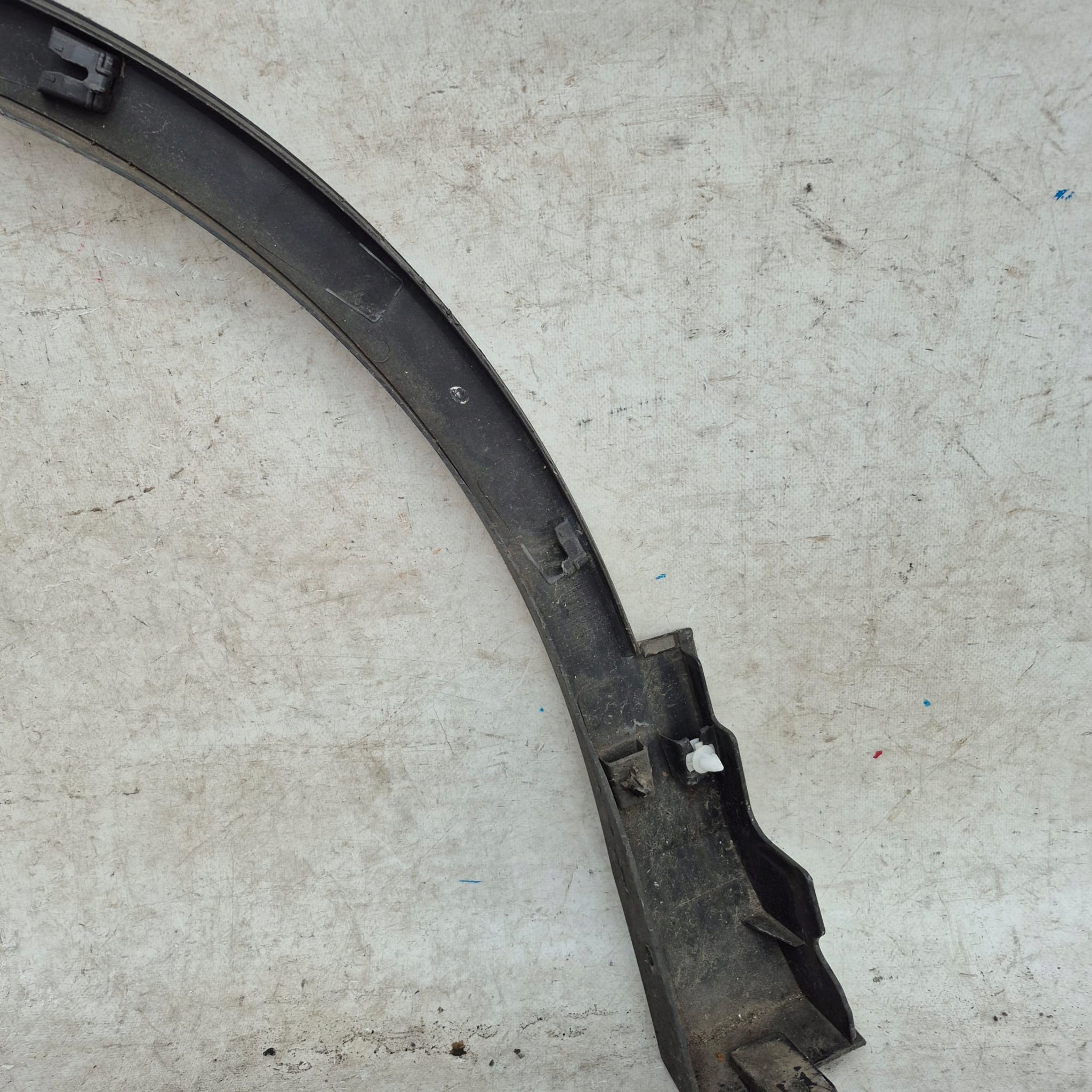 VW TIGUAN II 2 16-24 moulding cap right front