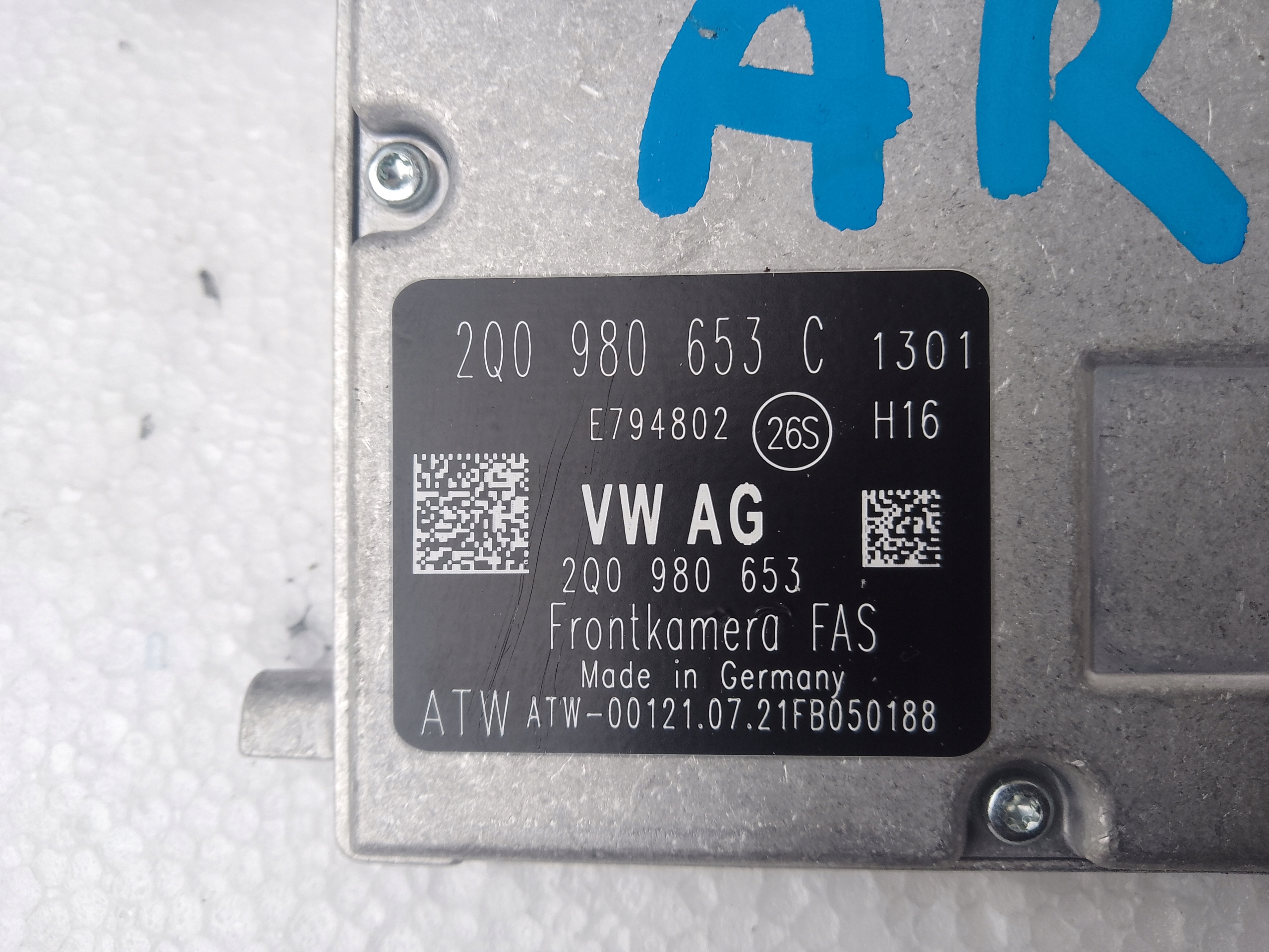 VW SEAT SKODA ASYSTENT stěny 2Q0980653C