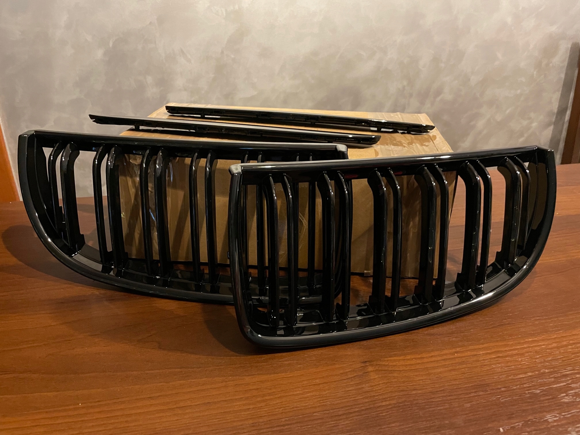 

Bmw E90 E91 Grill Nerki 05-08 Ala M3 Czarny Połysk