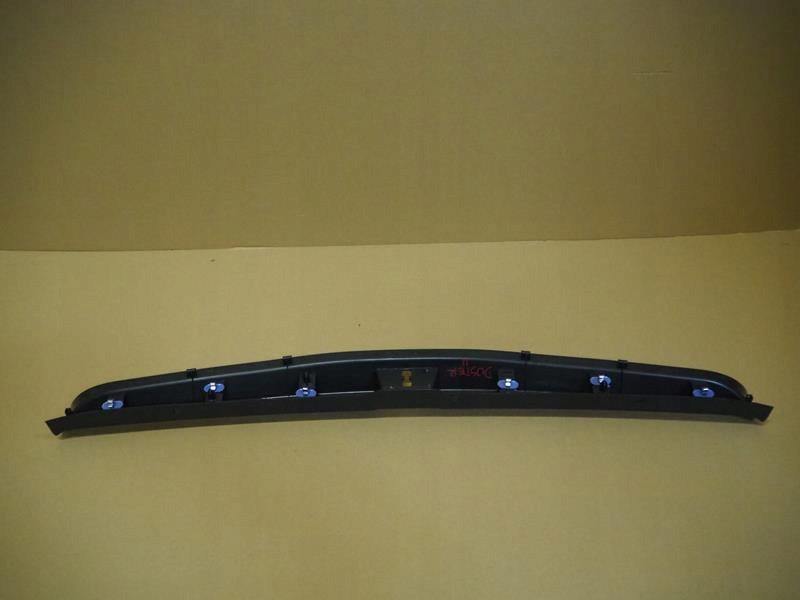 OSŁONA PROGU PASA TYLNEGO DACIA DUSTER II Jakość części (zgodnie z GVO) O - oryginał z logo producenta pojazdu (OE)