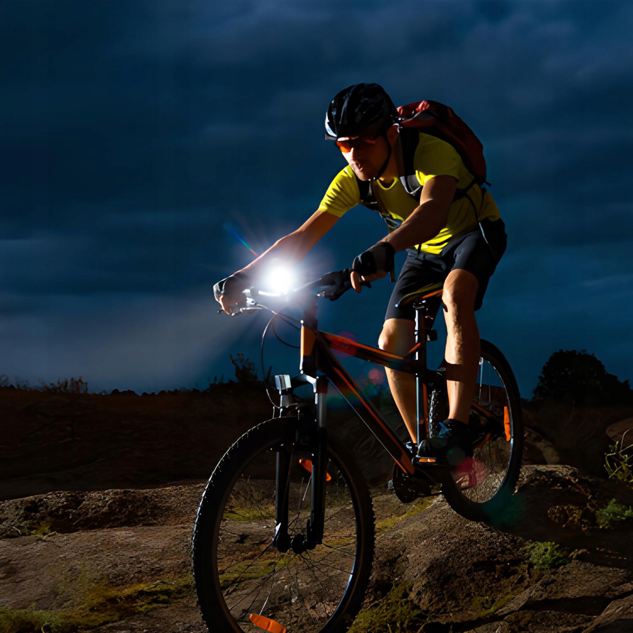 LAMPKA ROWEROWA LED PRZÓD OŚWIETLENIE ROWER LATARKA ŚWIATŁO NA KIEROWNICĘ Model S122