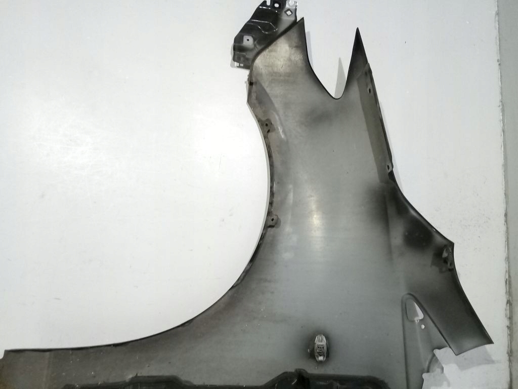 Mazda 5 a blatník pravý 16W