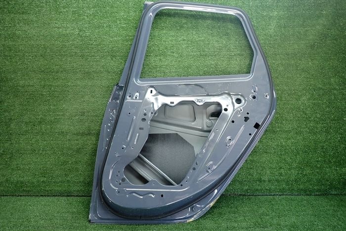 BMW U06 2 ACTIVE TOURER door right rear. rear part