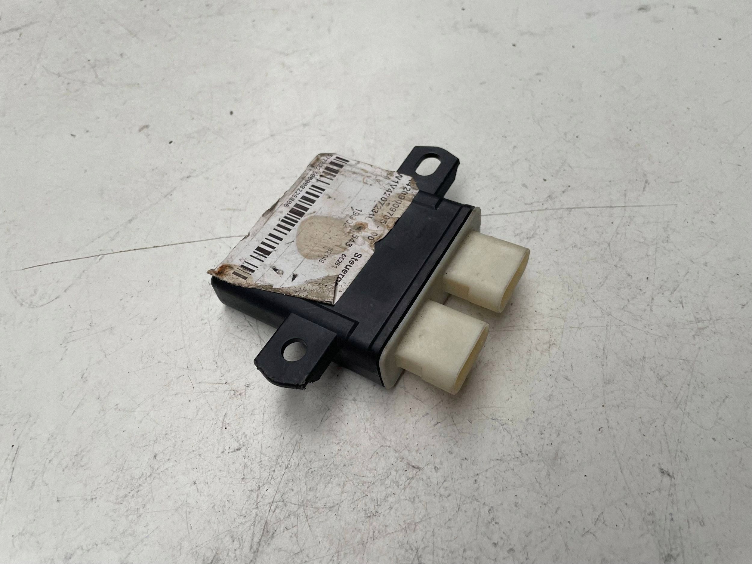 module control unit seat Renault Megane Nissan 988568774R !J