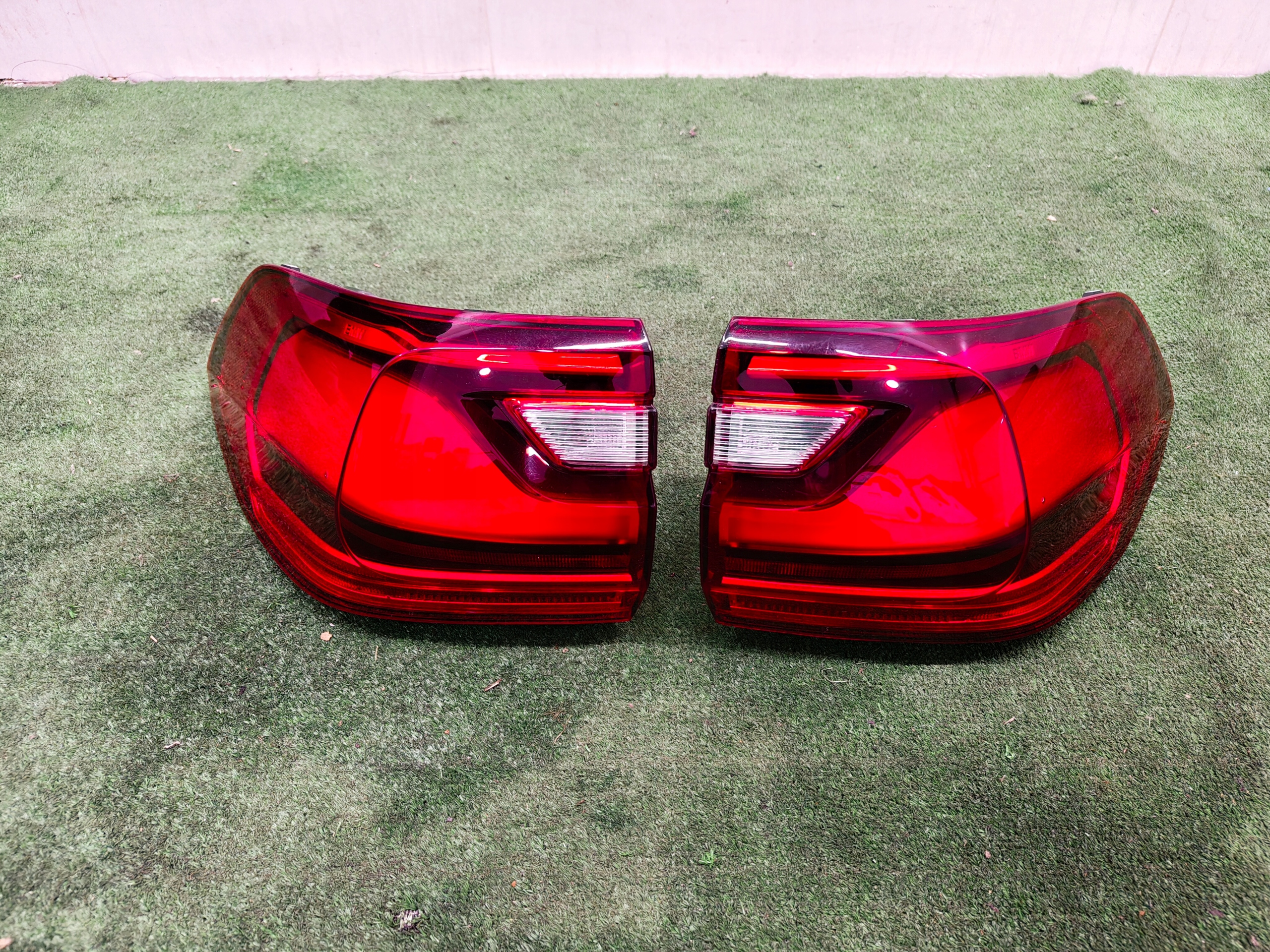 BMW X7 light rear part EU right left 5A164A7 5A164A8