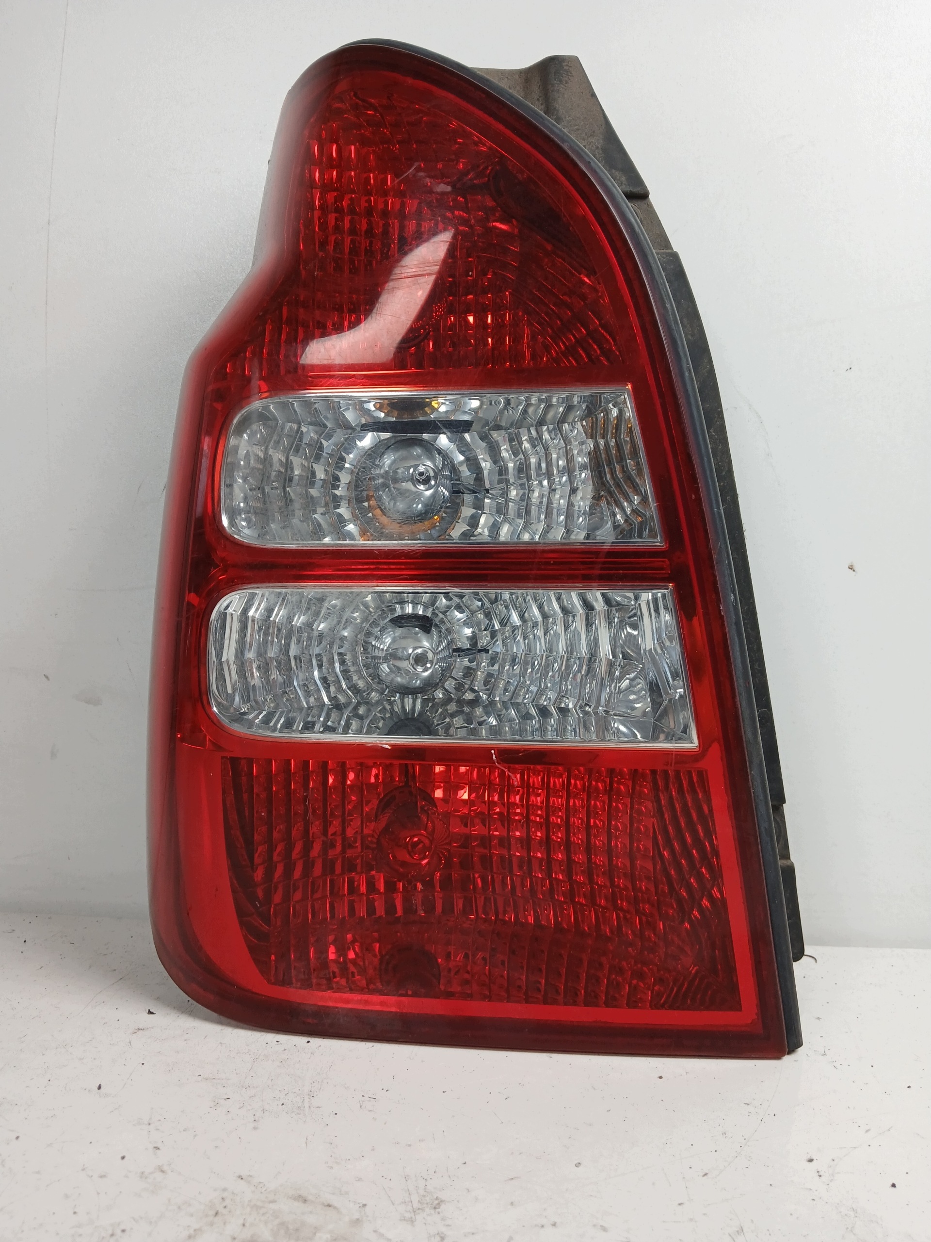 HYUNDAI TERRACAN and LIFT light left rear part