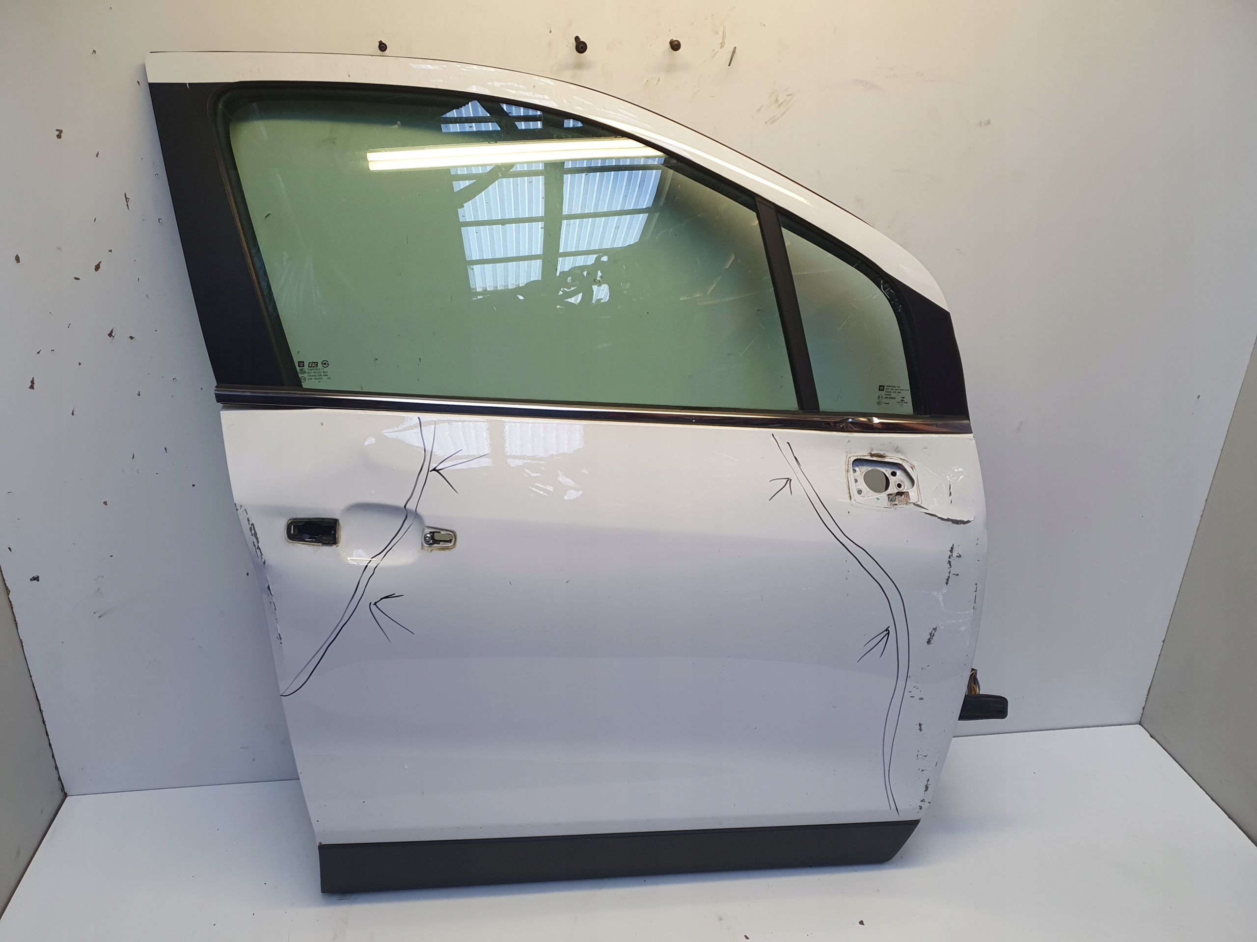 MOKKA MOKKA X ДВЕРІ ПРАВИЙ ПЕРЕД ПРАВЕ ГАЗ Z40r