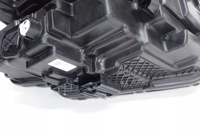 SKODA ENYAQ FULL LED CRYSTAL LIGHTING 25- reflektor left light 5LB941035