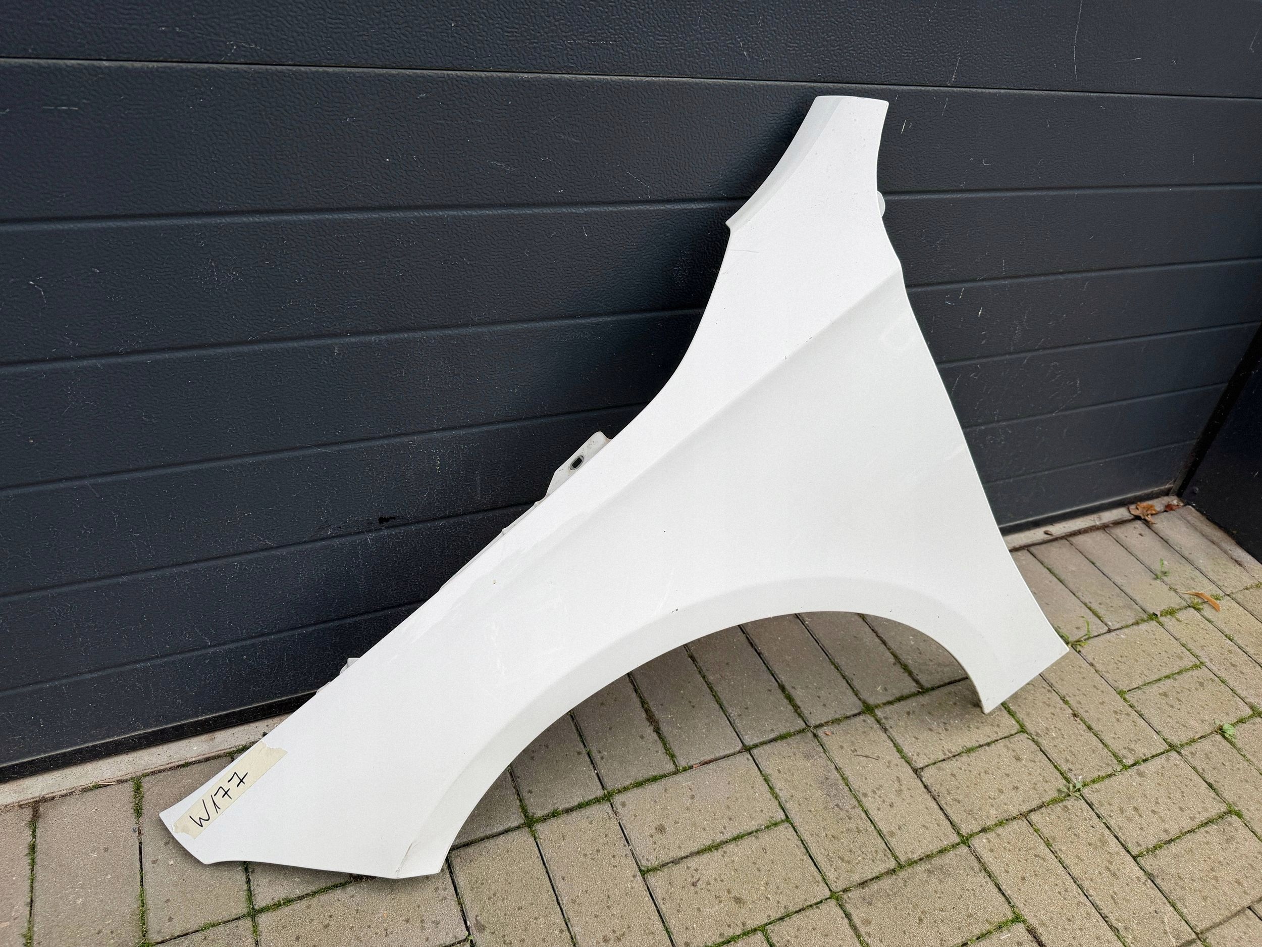 Mercedes A W177 18- fender left front front