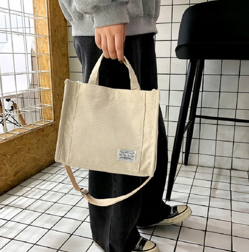 TOREBKA DAMSKA MAŁA KREMOWA SZTRUKSOWA MŁODZIEŻOWA NA RAMIĘ Marka Inna marka