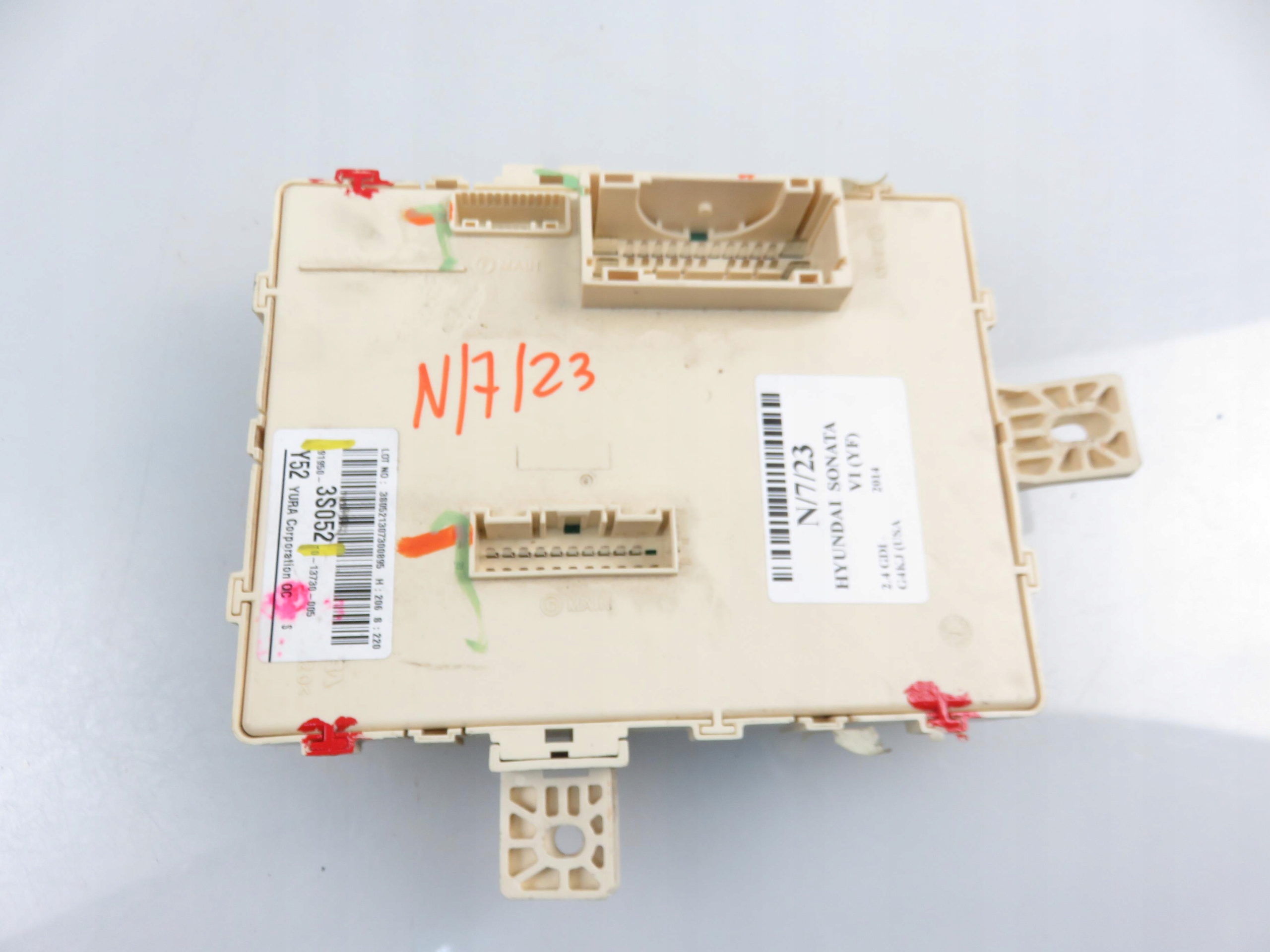 SKRZYNKA BEZPIECZNIKÓW HYUNDAI SONATA 919503S052 Producent części Hyundai OE