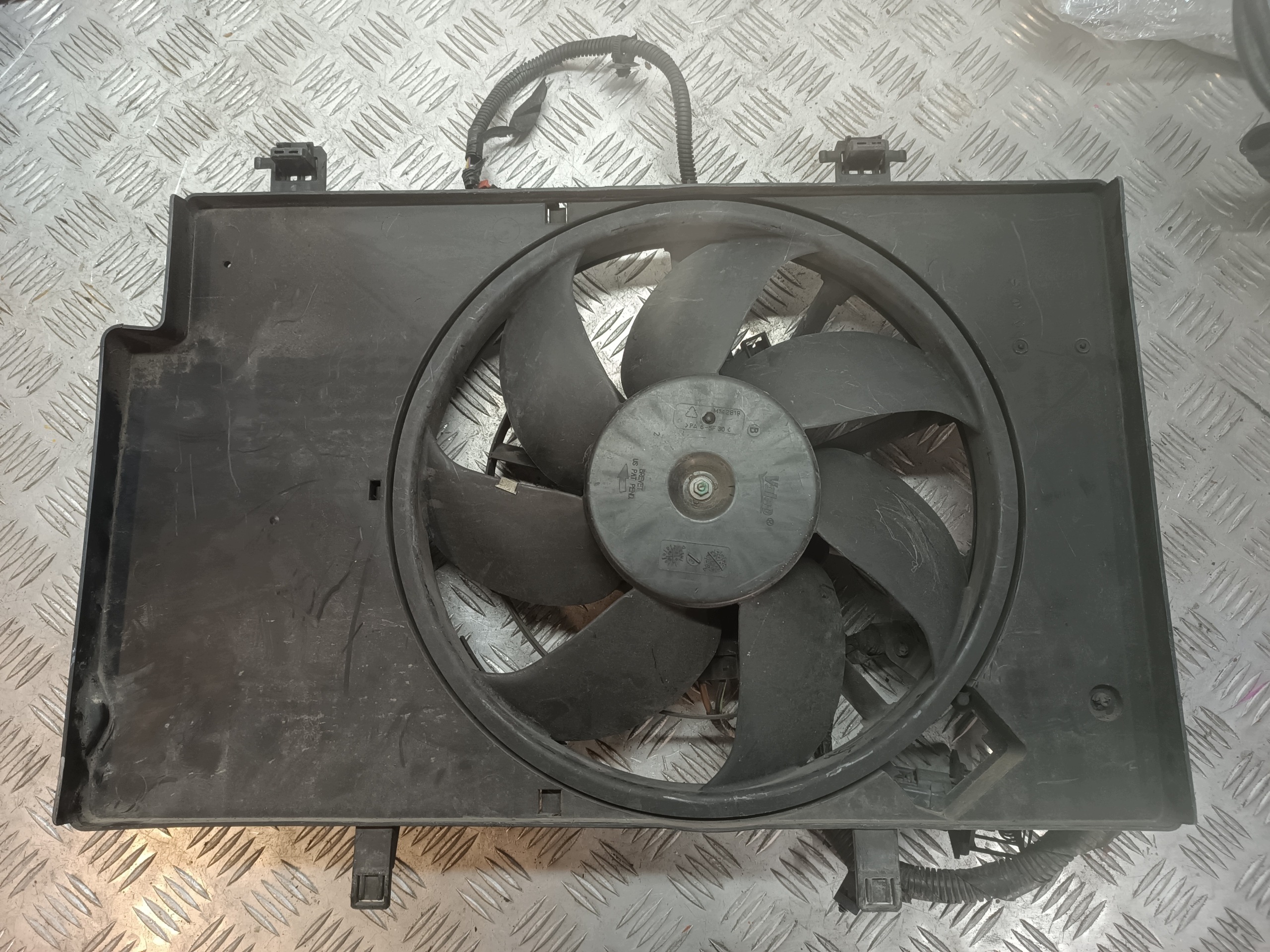 ventilátor chladiče FORD FIESTA MK7 1.5 TDCI