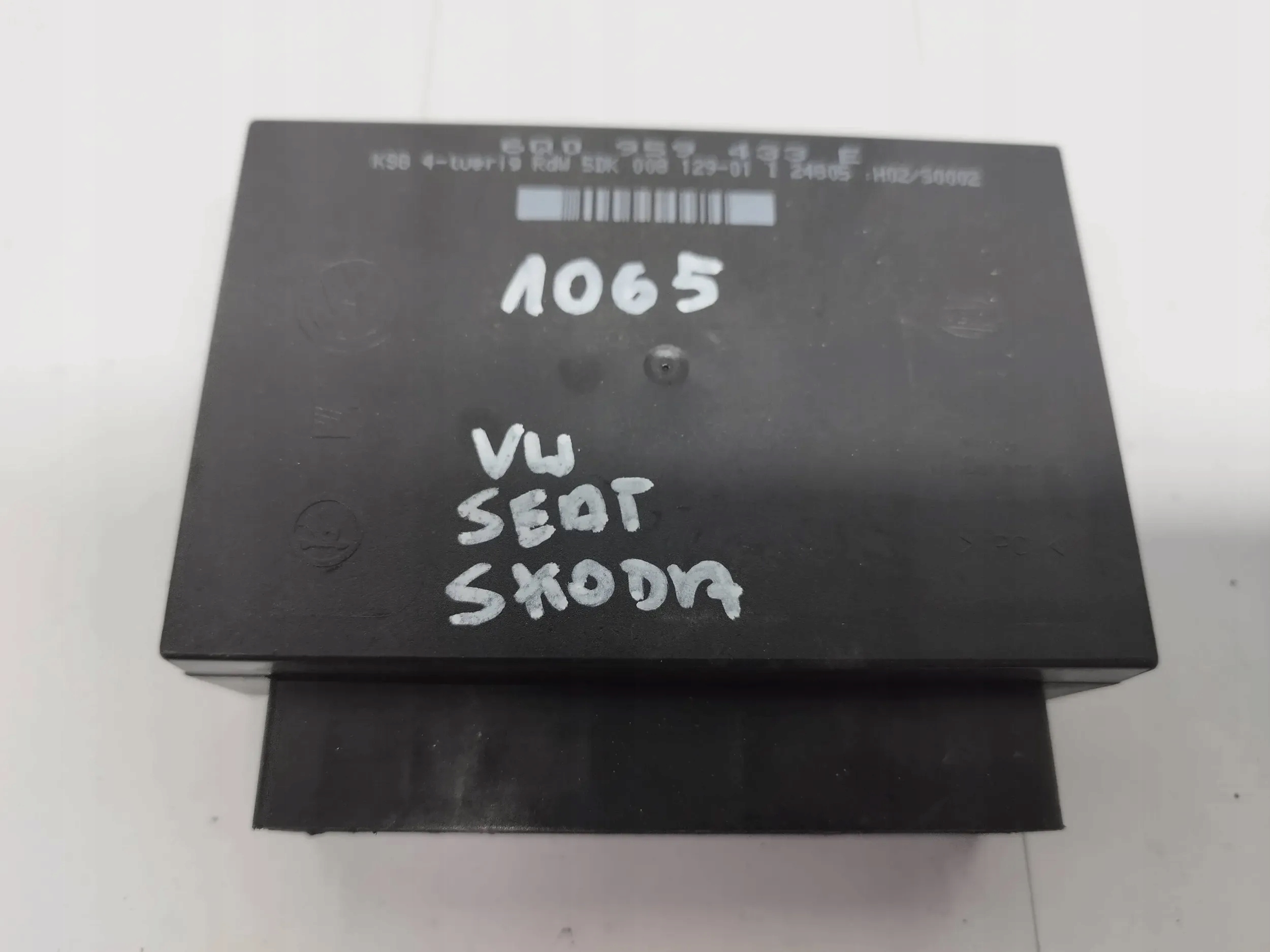 compartment control unit module komfort Volkswagen Seat Skoda 6Q0959433E 5DK008129