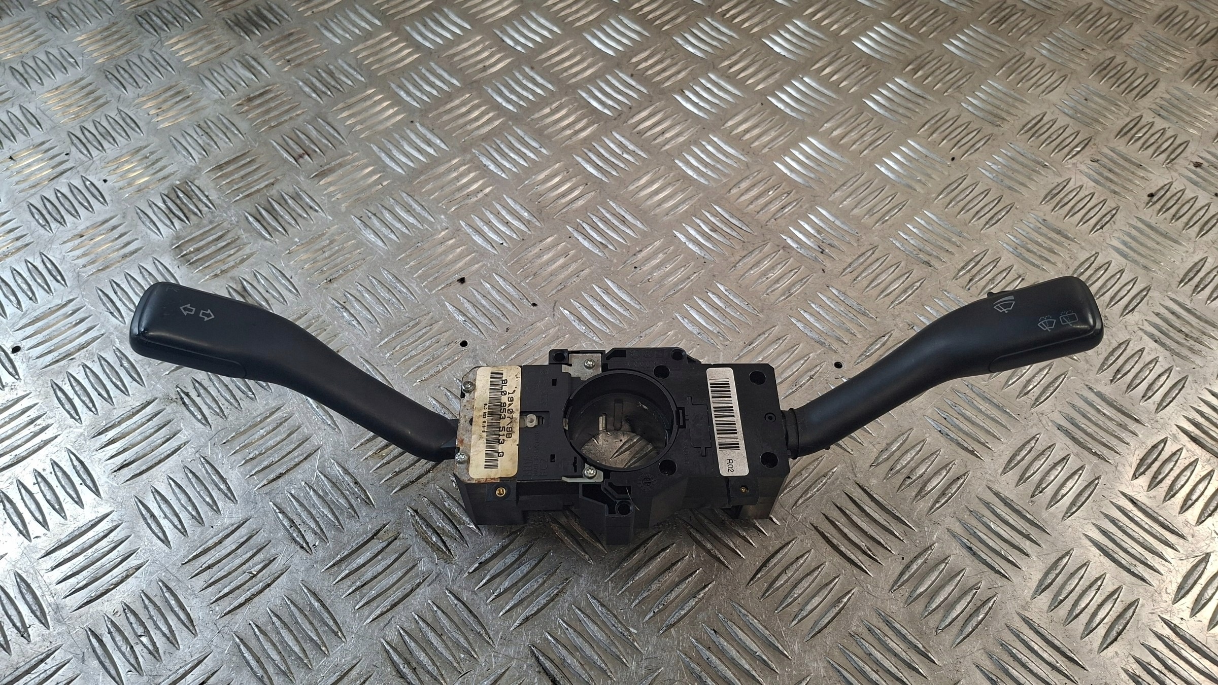 commande levier commodo sous volant VW GOLF IV