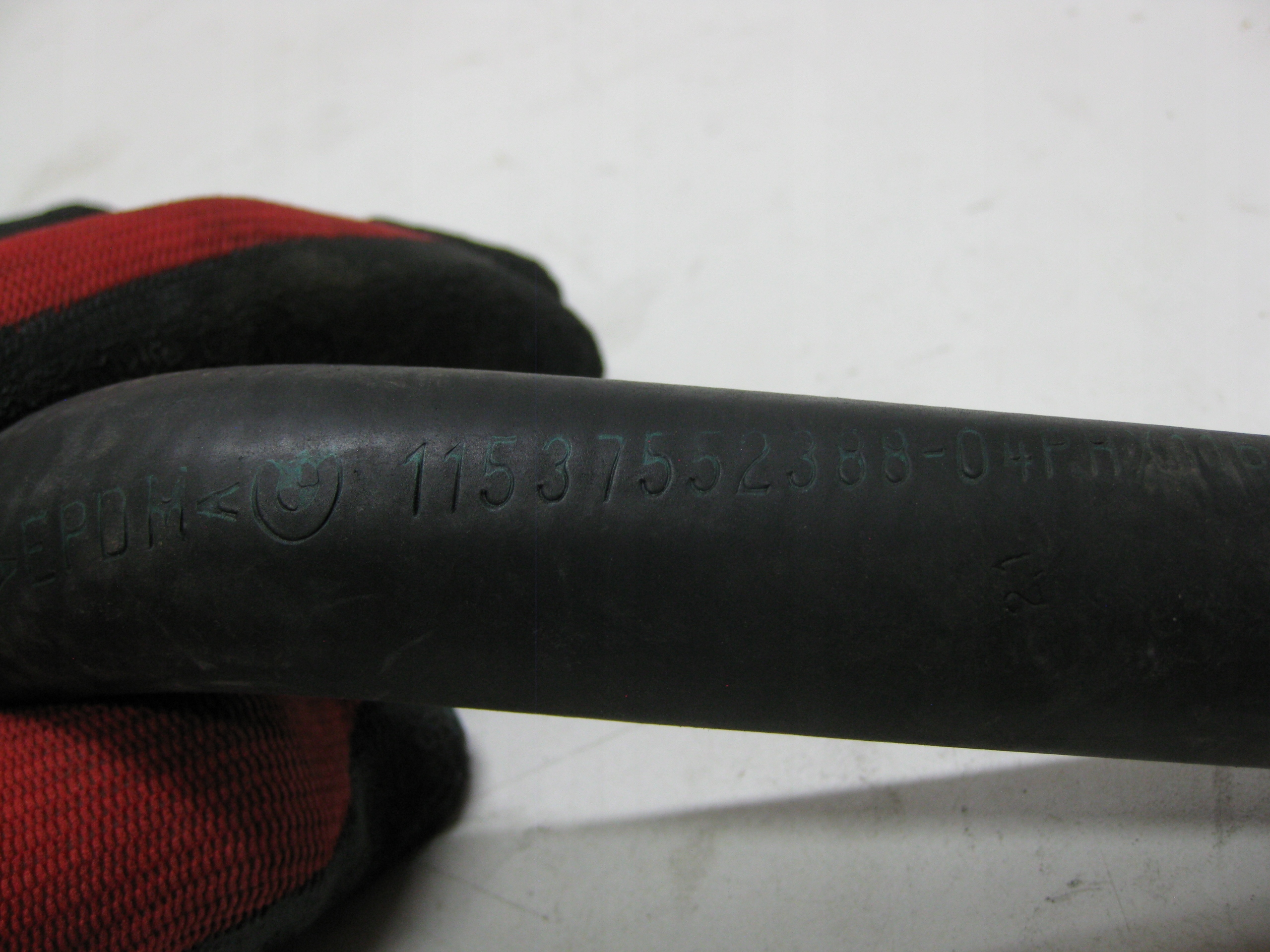 BMW E87 08R cijev crijevo prijenos CHLODZENIA vode 11537552388