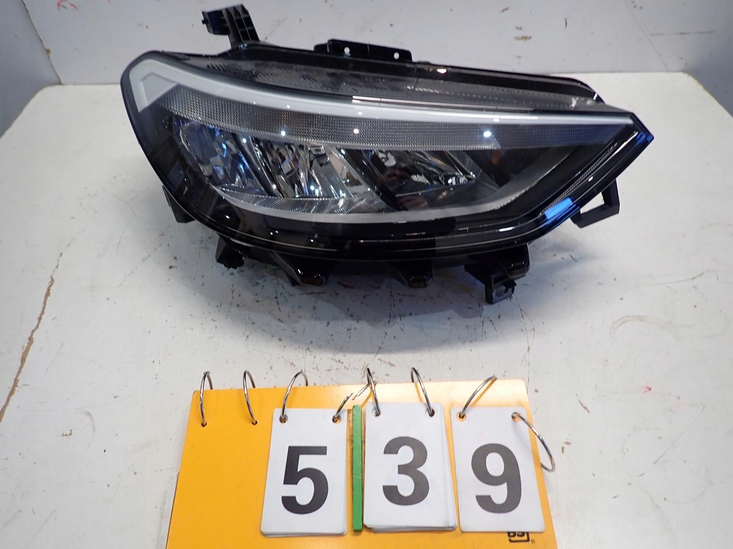 light front right VW ID3 FULL LED 10B941006A