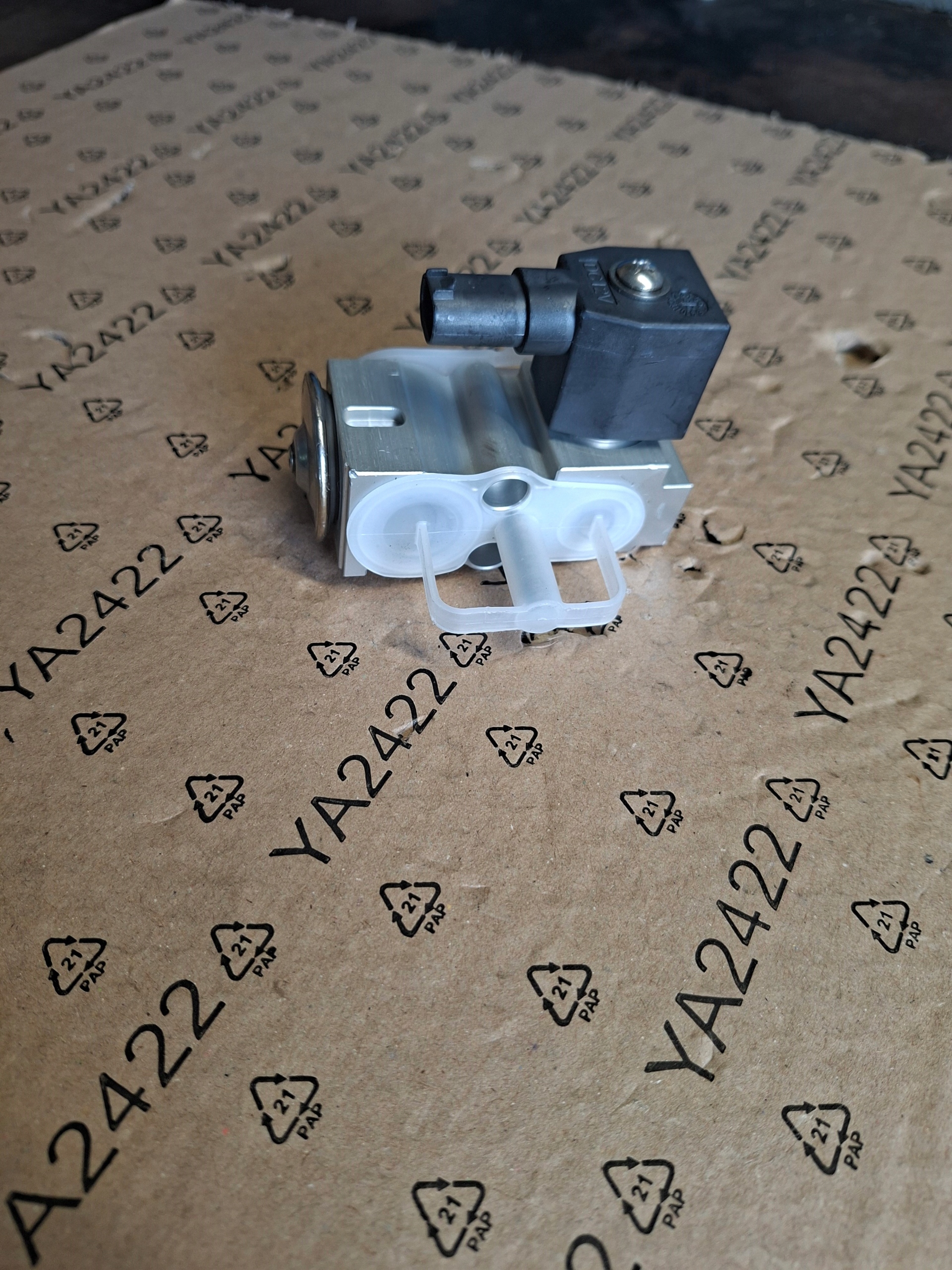 ZAWÓR ROZPRĘŻNY BMW X5 750EX 64505A0F0D0