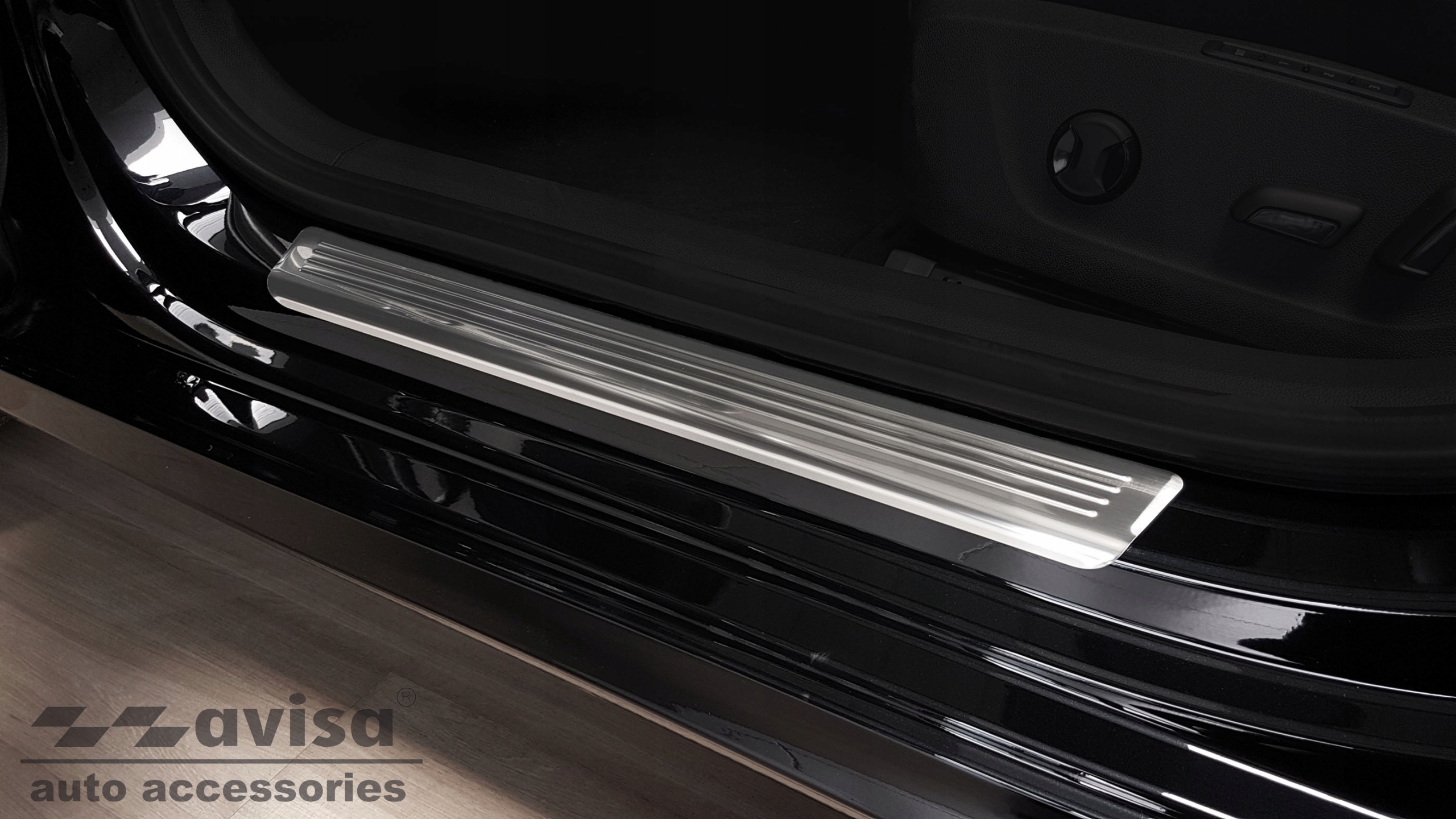 SKODA OCTAVIA IV NAKŁADKI PROGOWE LISTWY NA PROGI STALOWE Producent Avisa