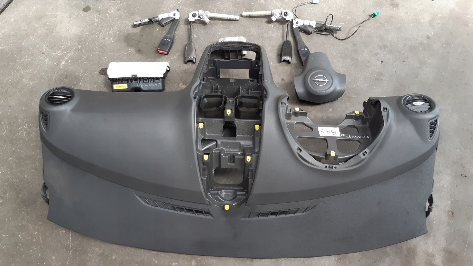 dashboard console airbags Opel Corsa D 1,3 CDTI 5D Z157