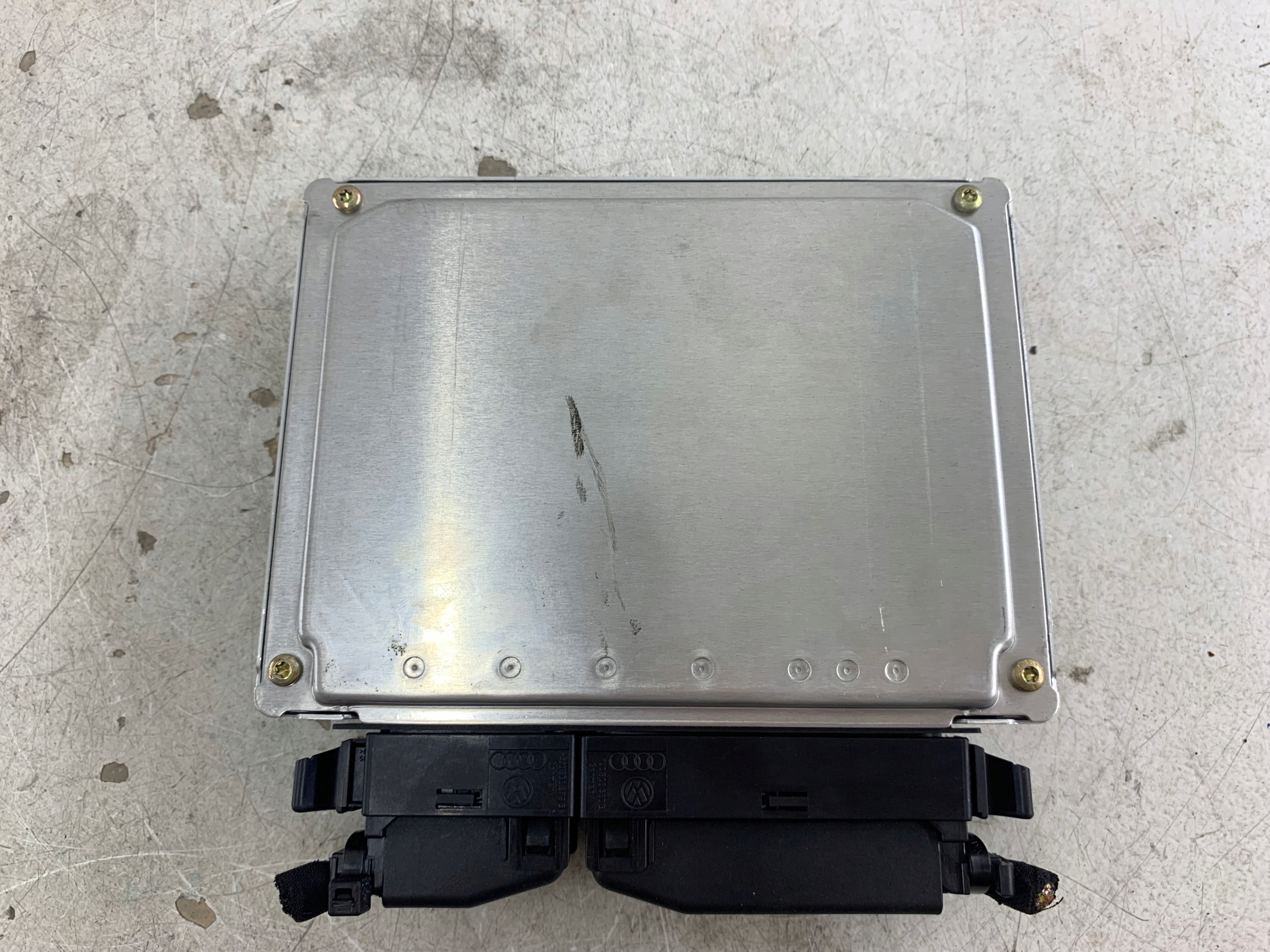 VW PASSAT B5 1.8 control unit of the engine 8D0907558F