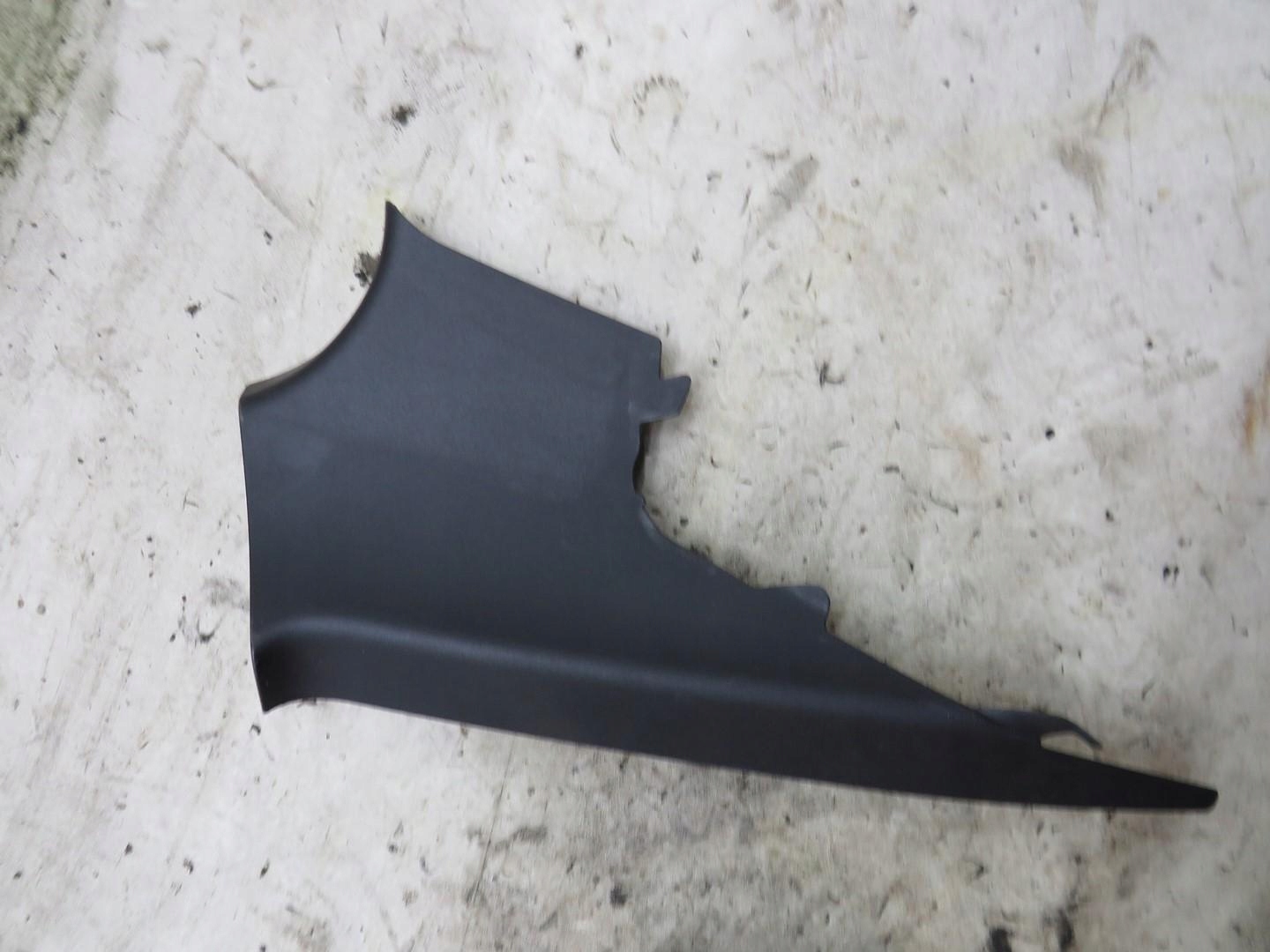 КРИШКА СТІЙКИ ЛІВА ЗАДНЯ JAGUAR XE GX73-519A97-AH