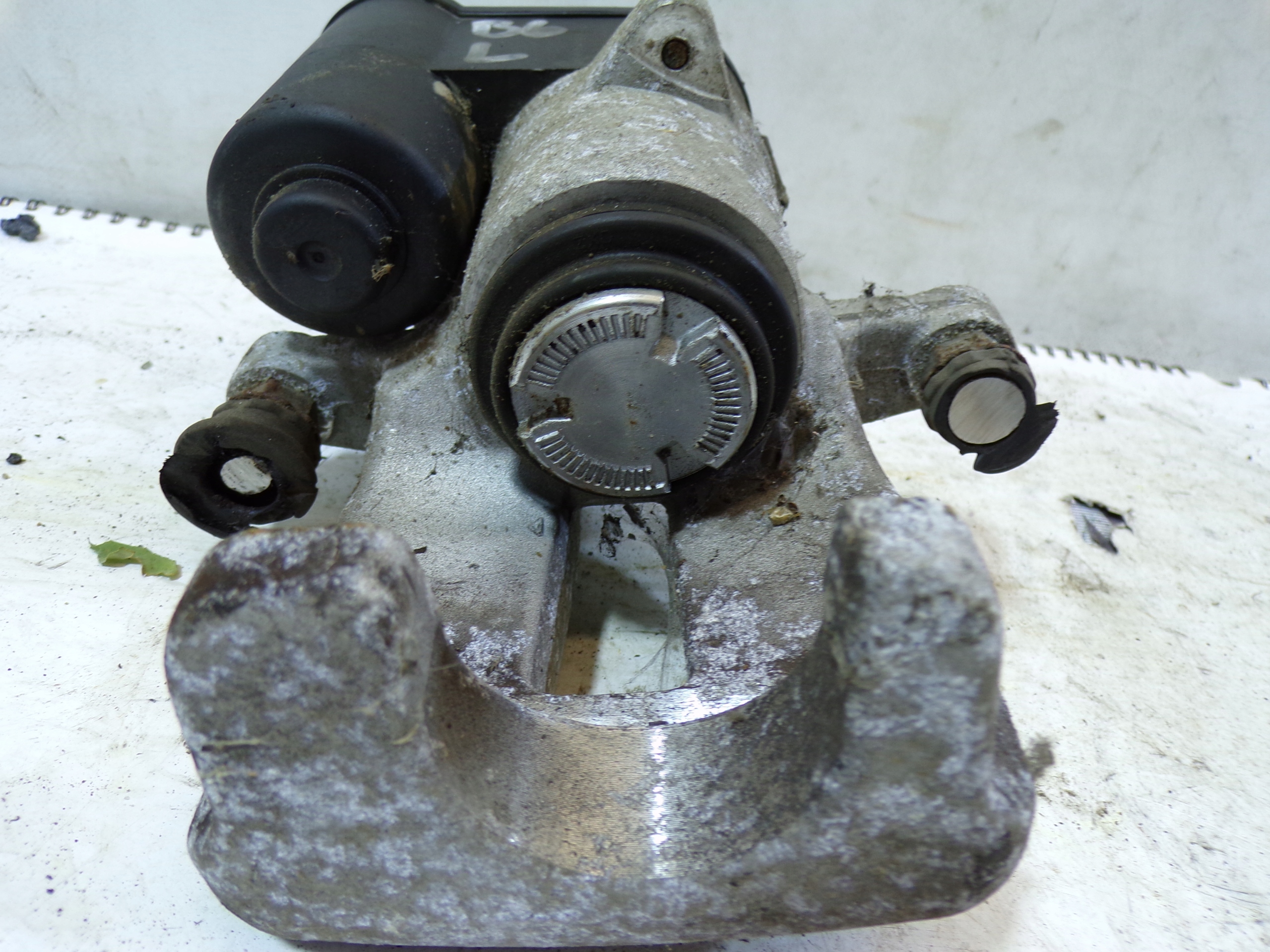 caliper brake rear electrical left VOLKSWAGEN PASSAT B6 KOMBI (1)