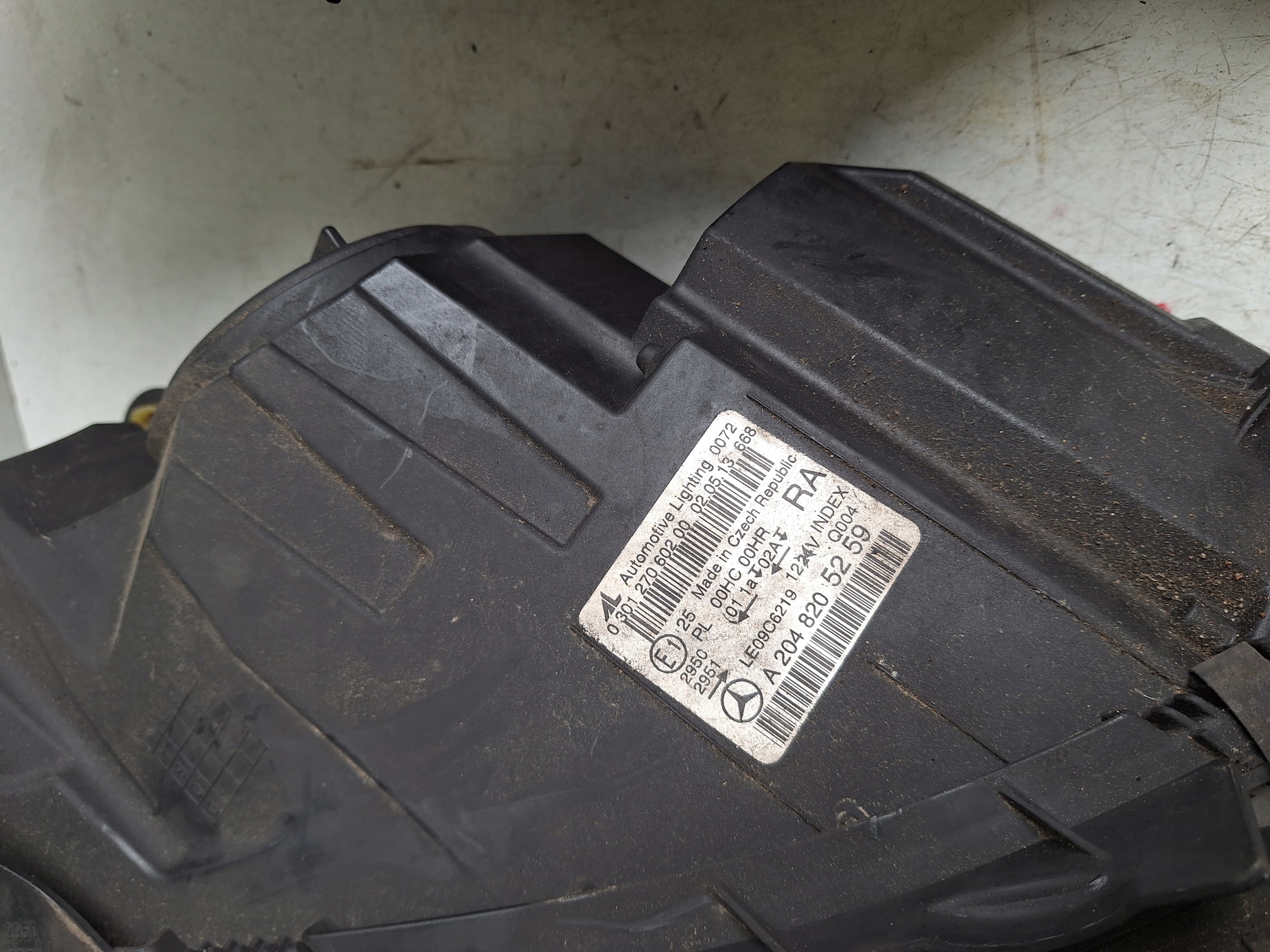 MERCEDES C-class W204 LIFT 11-14 light left UK