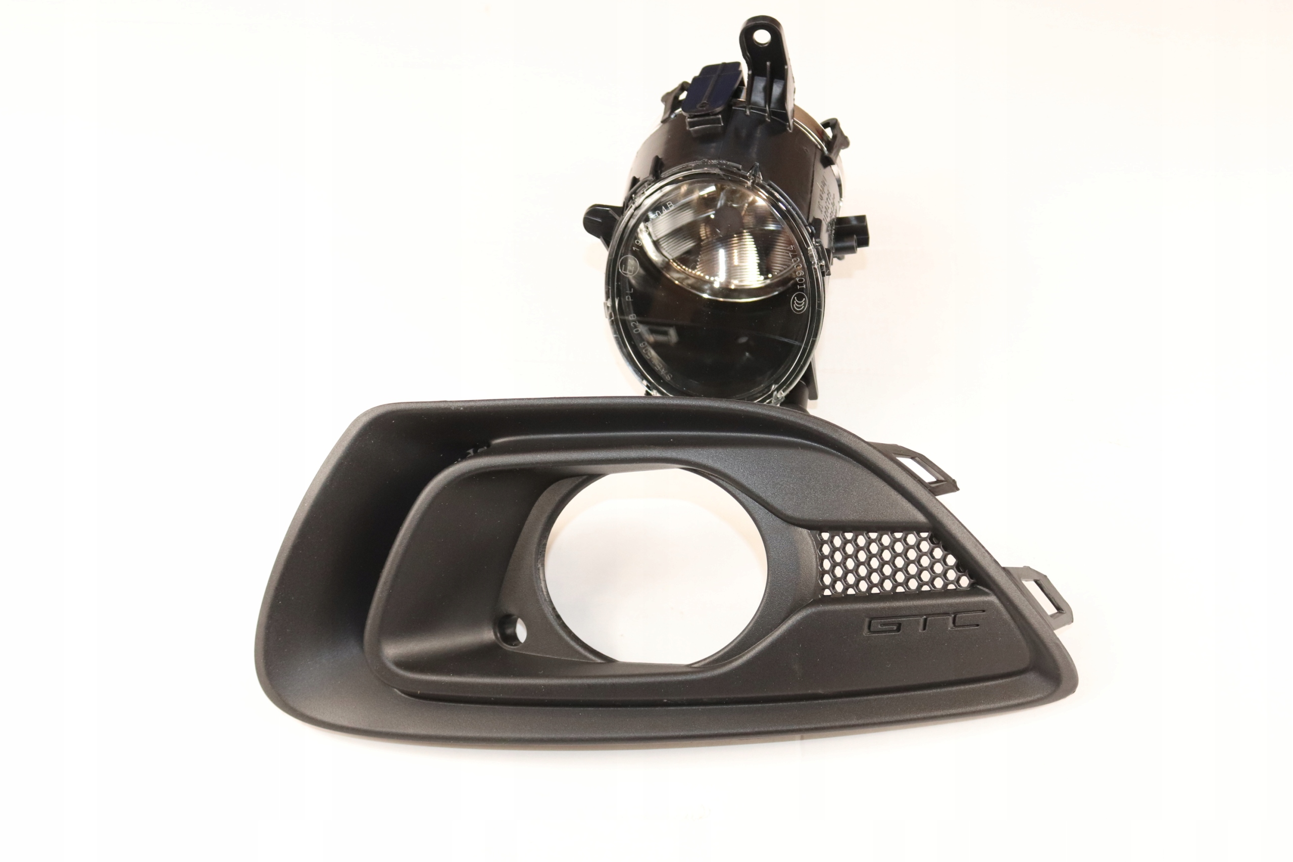 OPEL ASTRA J GTC 3 DRZWI KRATKA HALOGEN LEWY KPL