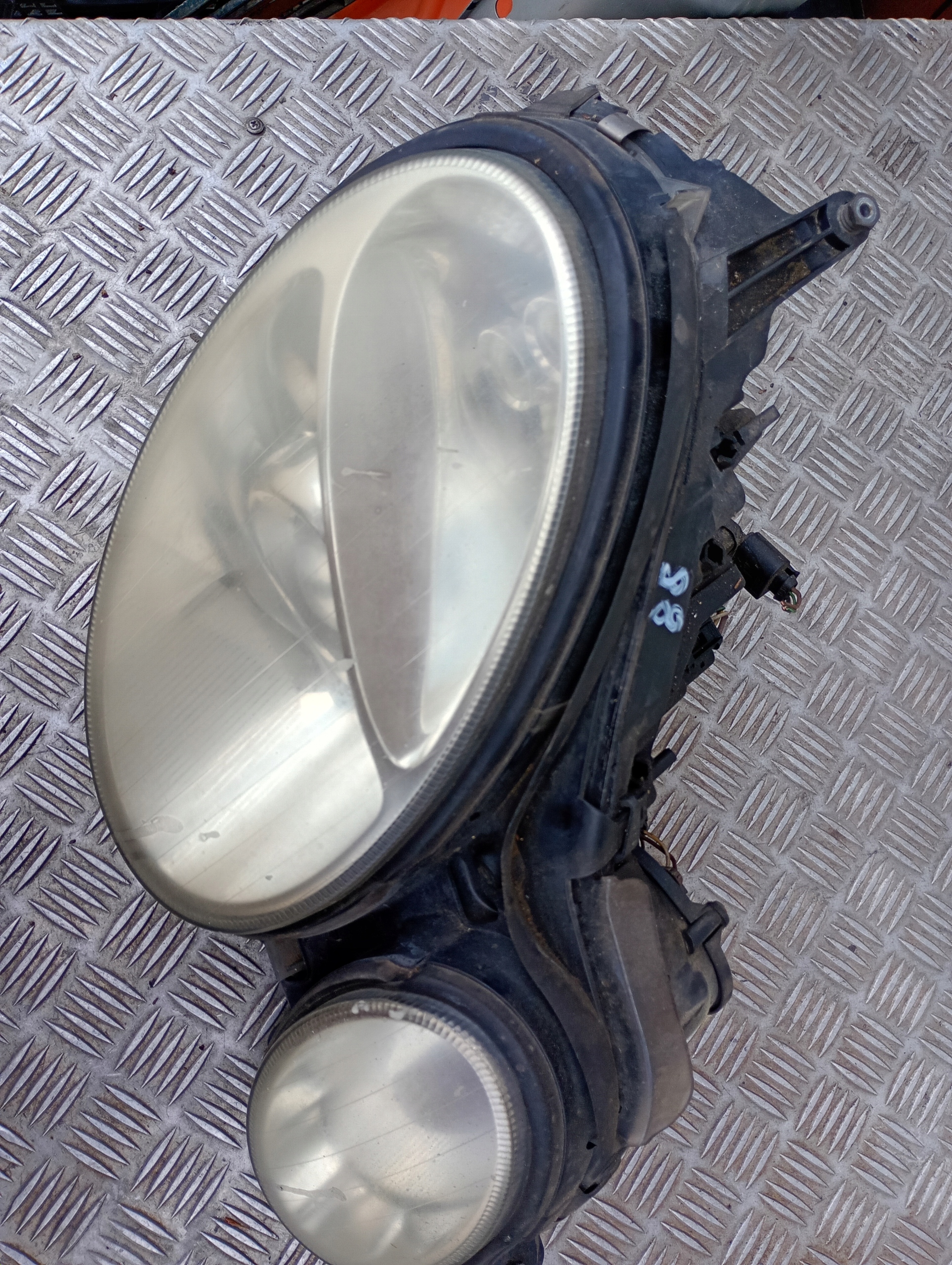 Mercedes W211 Licht links oder rechts vorne Europa H7