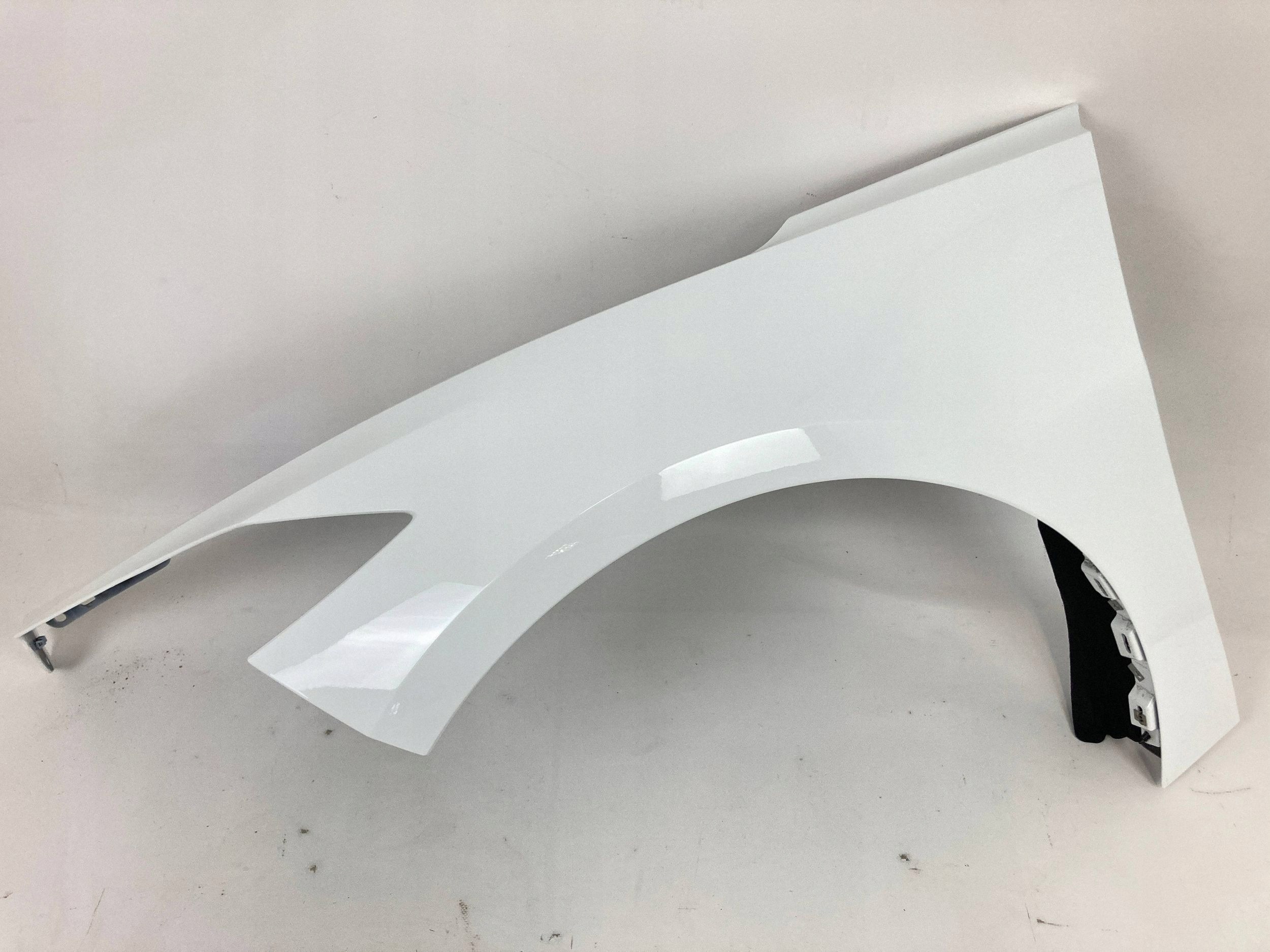 Chevrolet Corvette C8 Stingray Z51 fender front left 2020-2026 OEM
