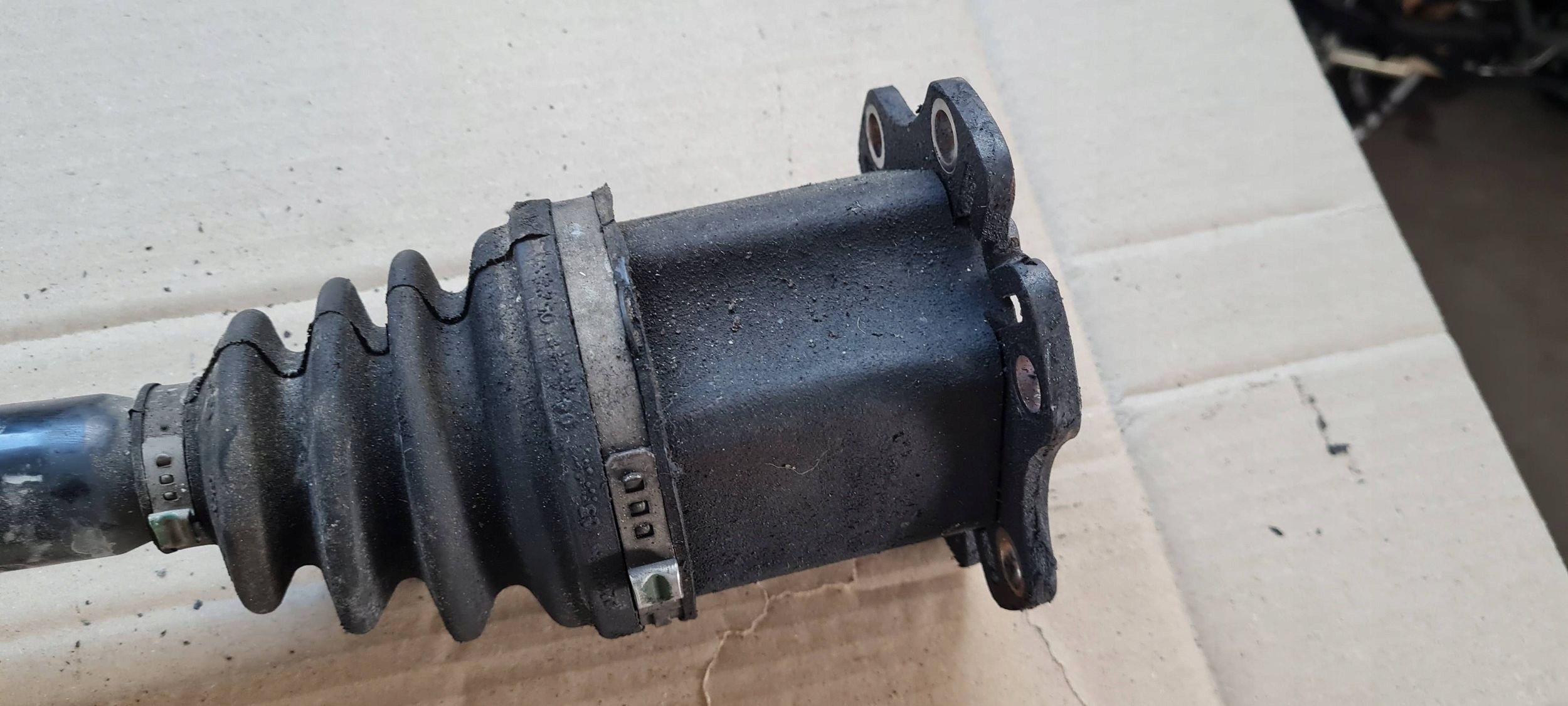 A6 C6 LIFT semi-axis semi-axis left left front 2.0 TDI AUTOMAT 4F0407271N