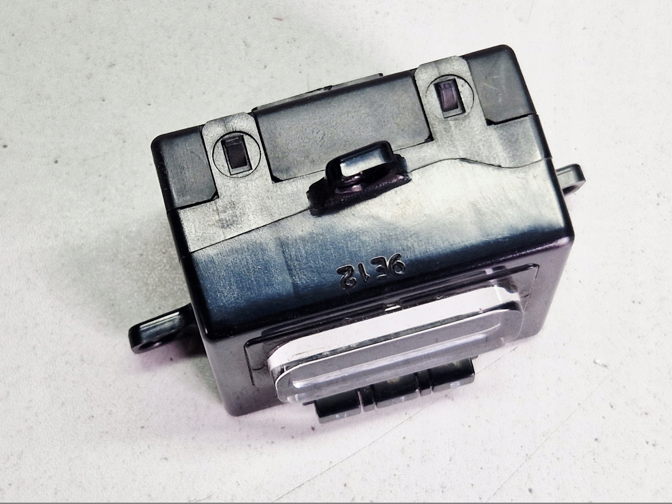 SSANGYONG ACTYON PANEL clock 8110-31000