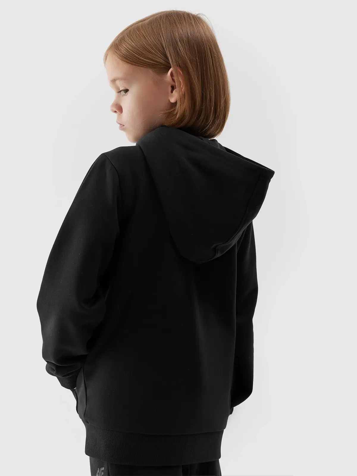 BLUZA CHŁOPIĘCA 4F DRESOWA Z KAPTUREM 4F AW23M627 Kolor czarny
