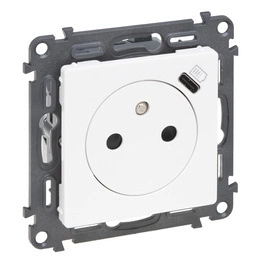 Valena Life Napájecí zásuvka 2P Z s Usb Typ-C Bílá Legrand 753136