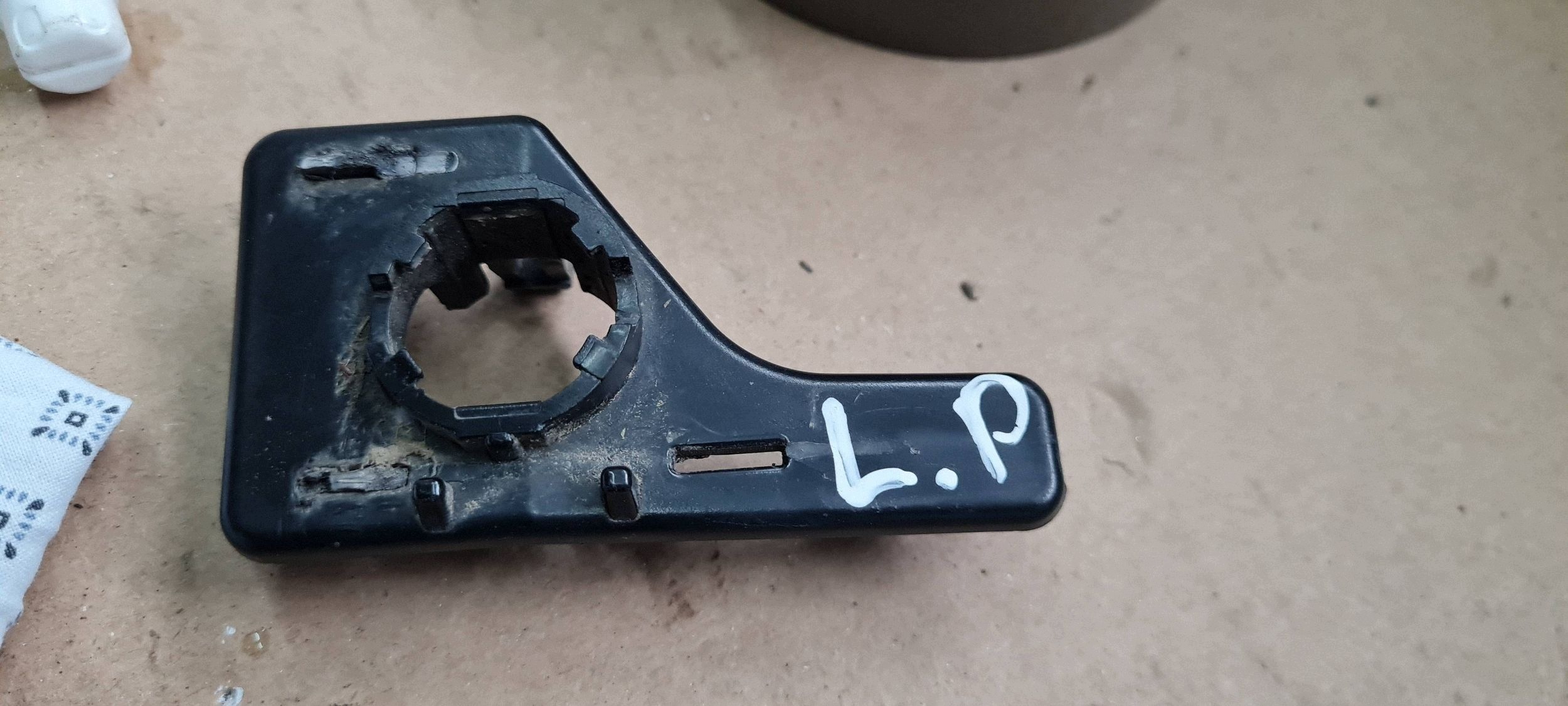 A6 C7 4G LIFT bracket holder KOSZYCZEK PDC left front 4G0919267K