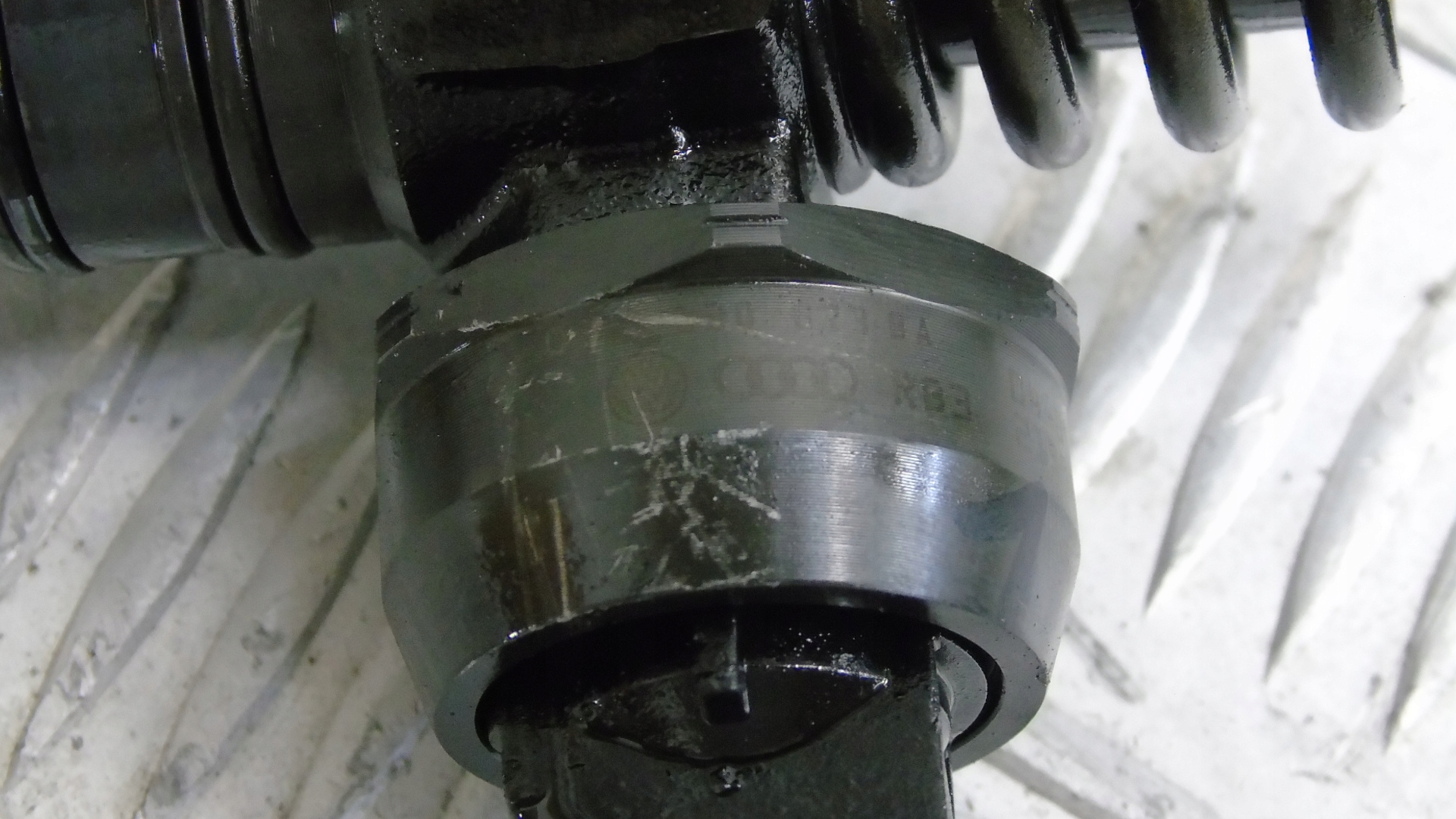 AUDI VW 1.9 TDI WTRYSKIWACZ 038130073BA Typ silnika Diesel