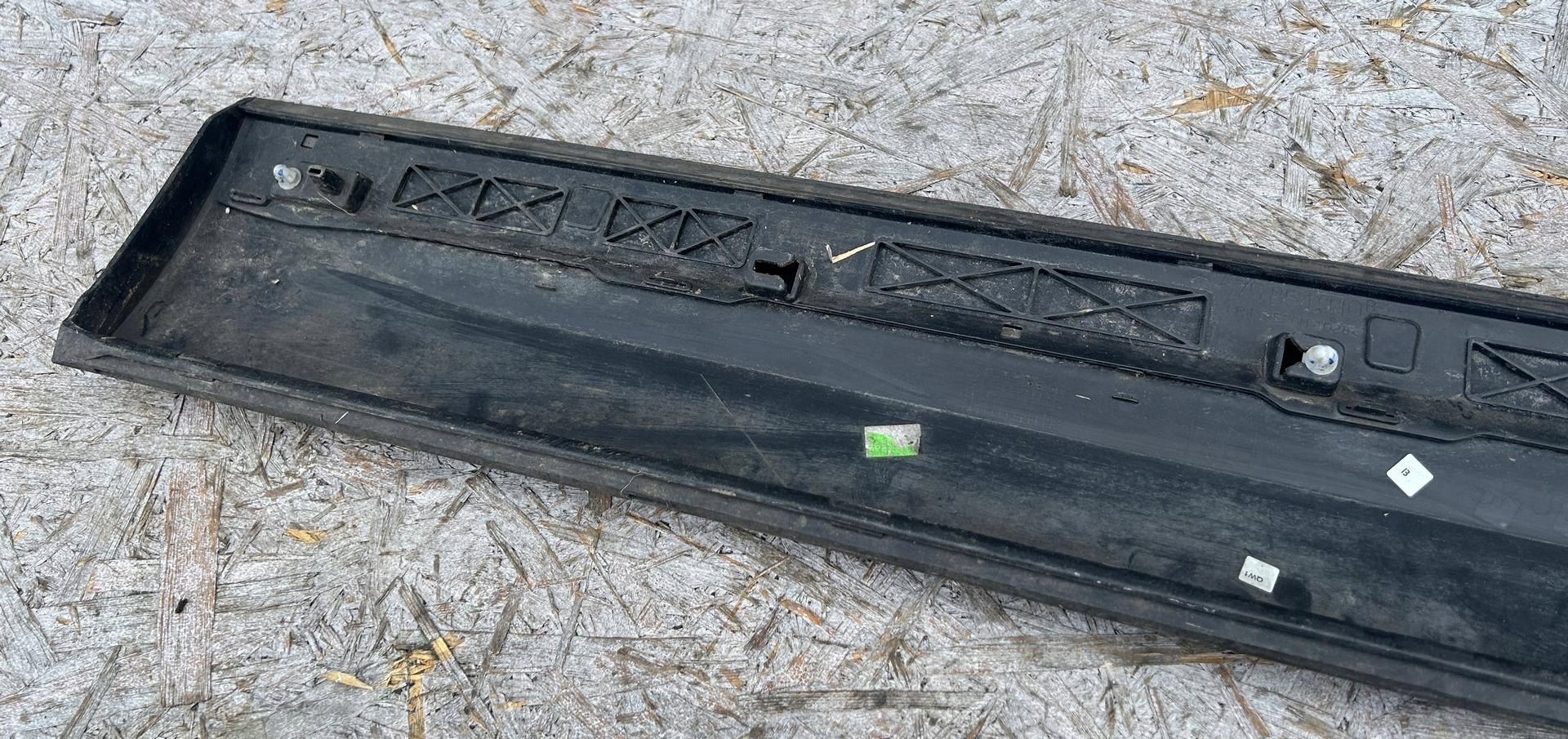 moulding door right front SEAT ATECA 575 575854940B