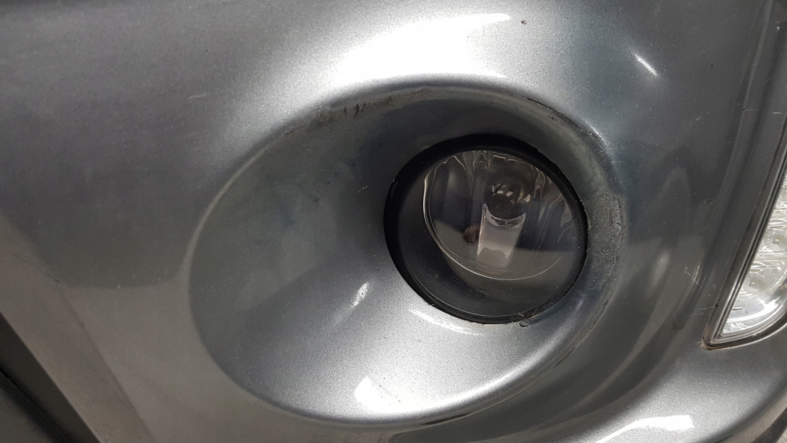 SUZUKI GRAND VITARA 2015 - grill damaged bumper front 2372