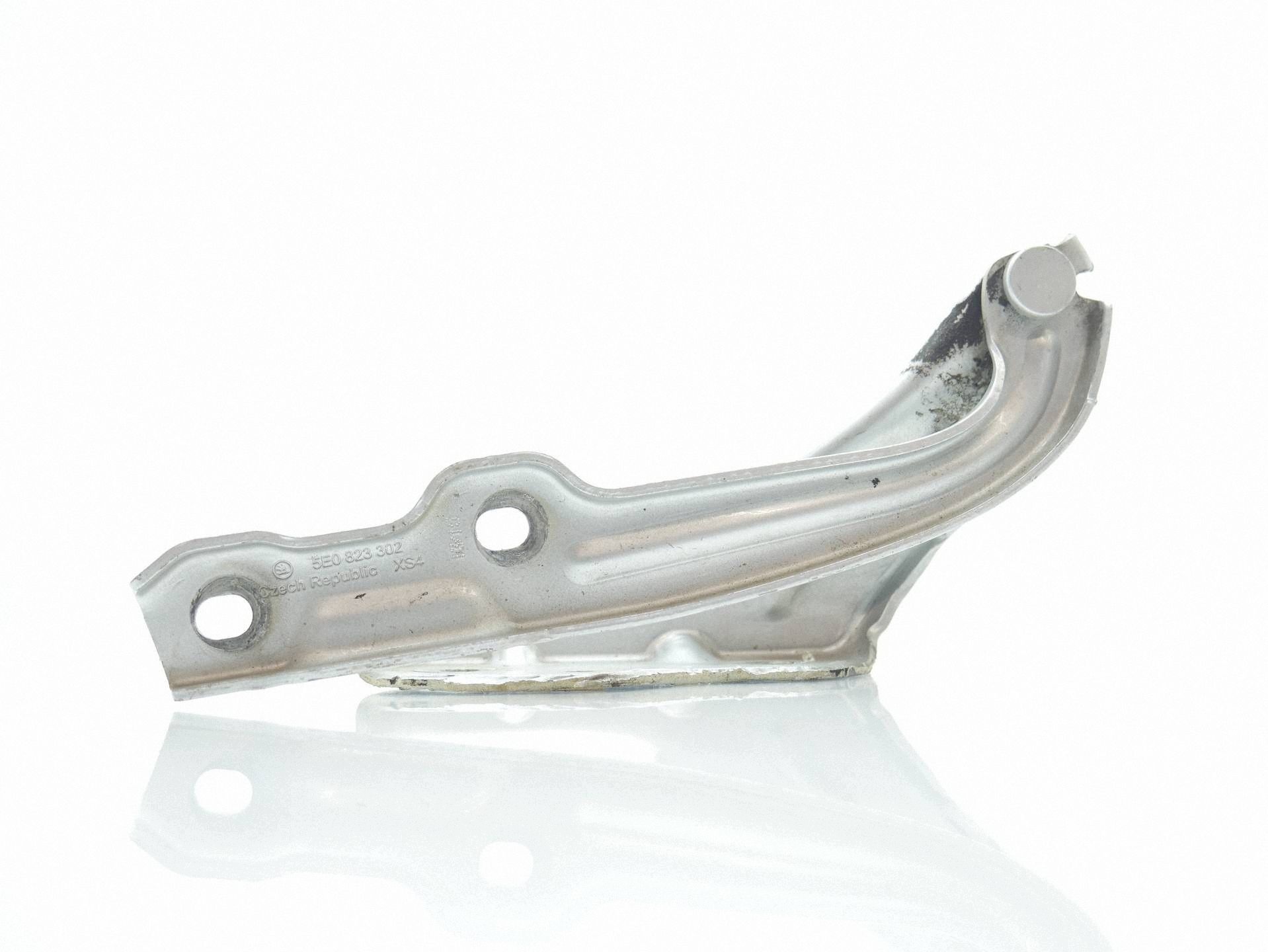 pant kapoty POKRYWY motoru pravý SKODA OCTAVIA III 5E 5E0823302