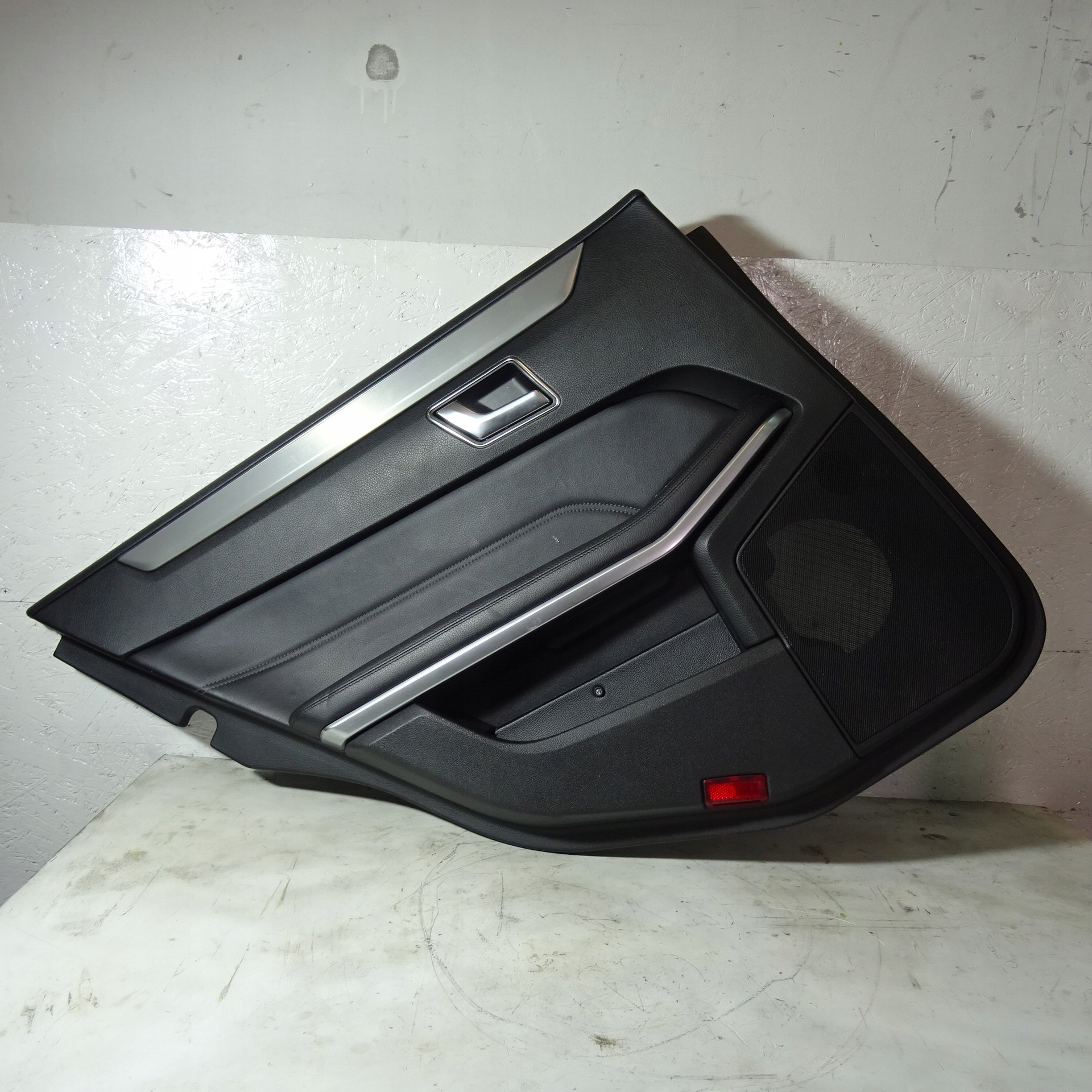 MERCEDES E S212 upholstery door left rear part