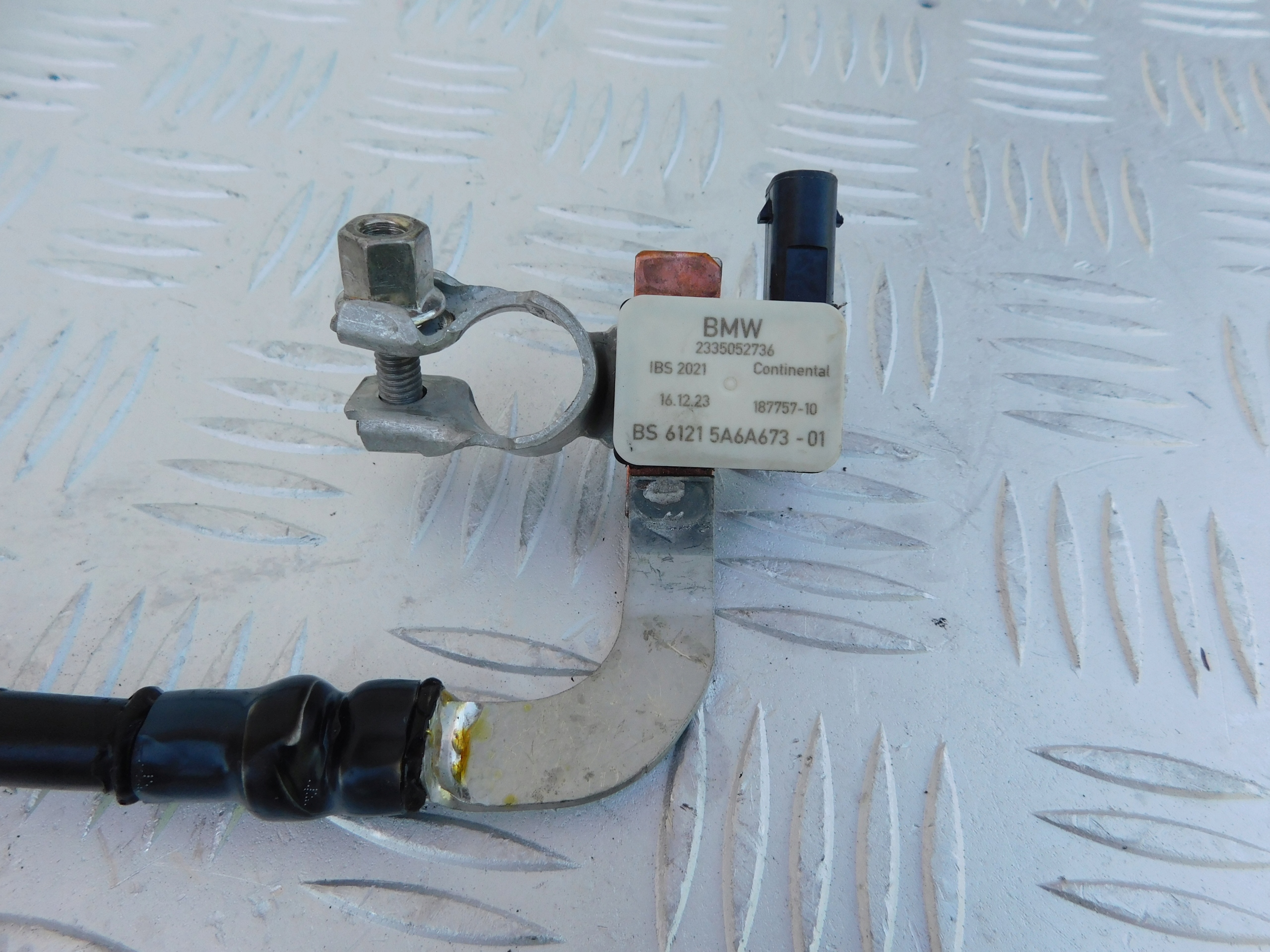 BMW SERIA 2 (U06) Active klema Numer katalogowy części 2335052736 65991387