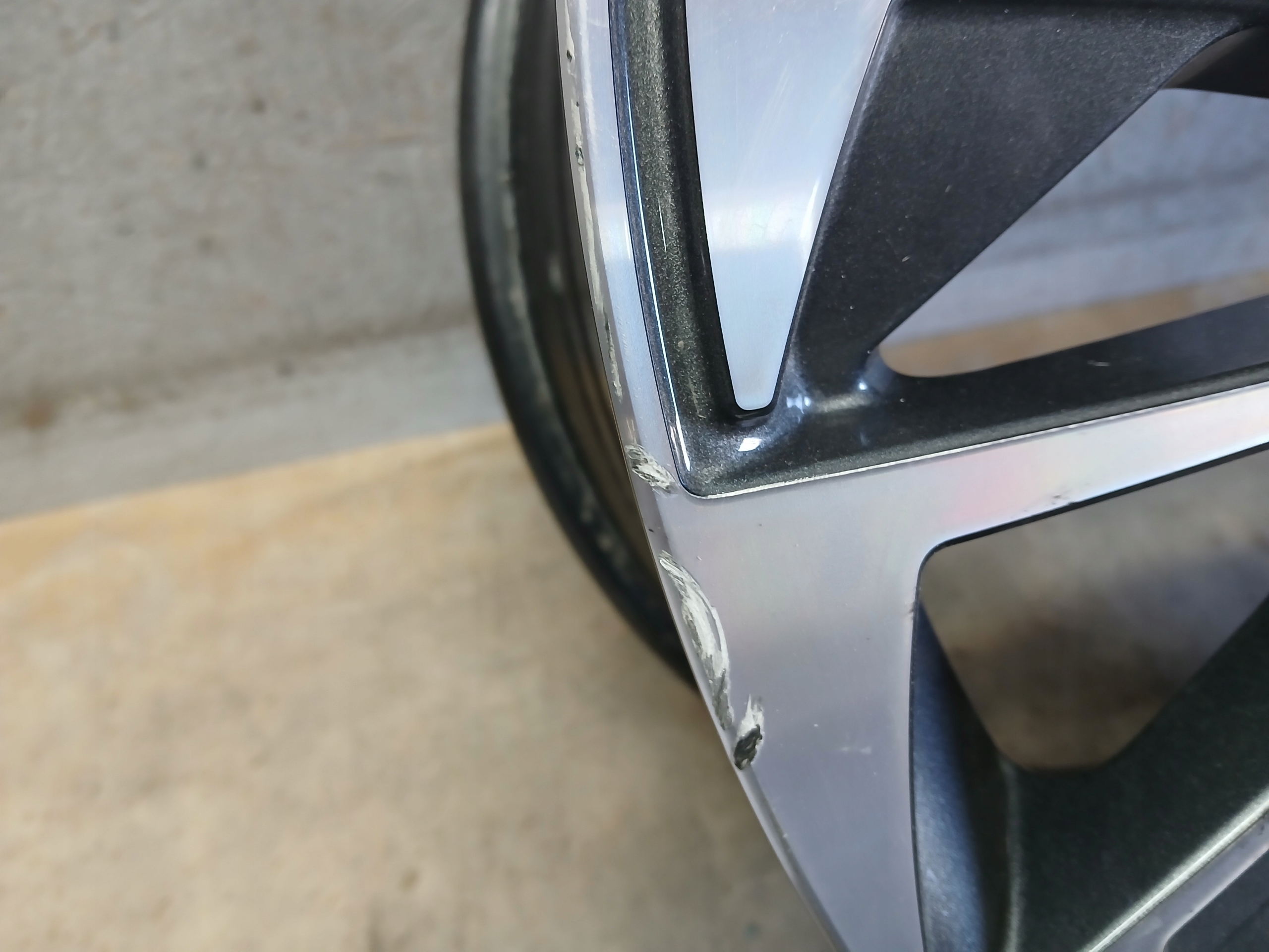 disk hliníkový AUDI A6 C8 4K0 5X112 19" 8,5J ET40 4K0601025EJ