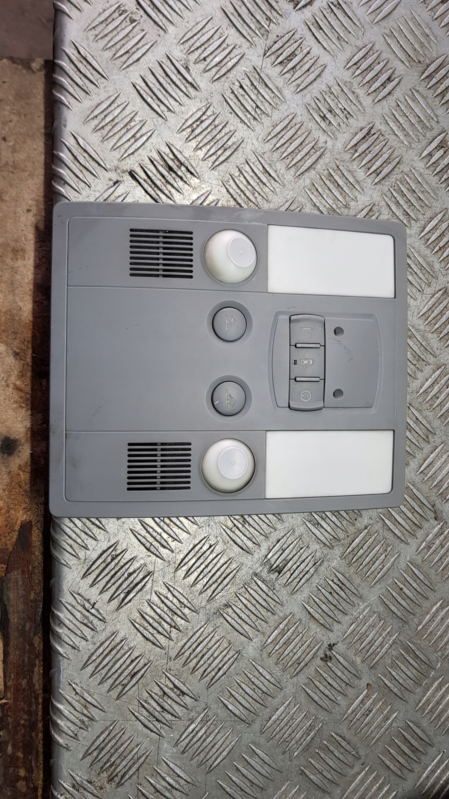 AUDI A8 D3 light OSWIETLENIE cabs rear part 4e0947111j