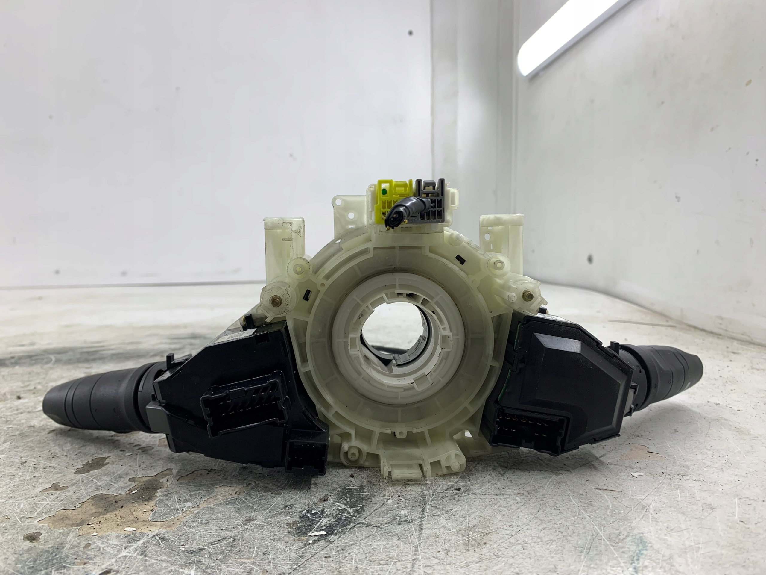 NISSAN PRIMERA P12 steering wheel levers and controls ring 25560AV665