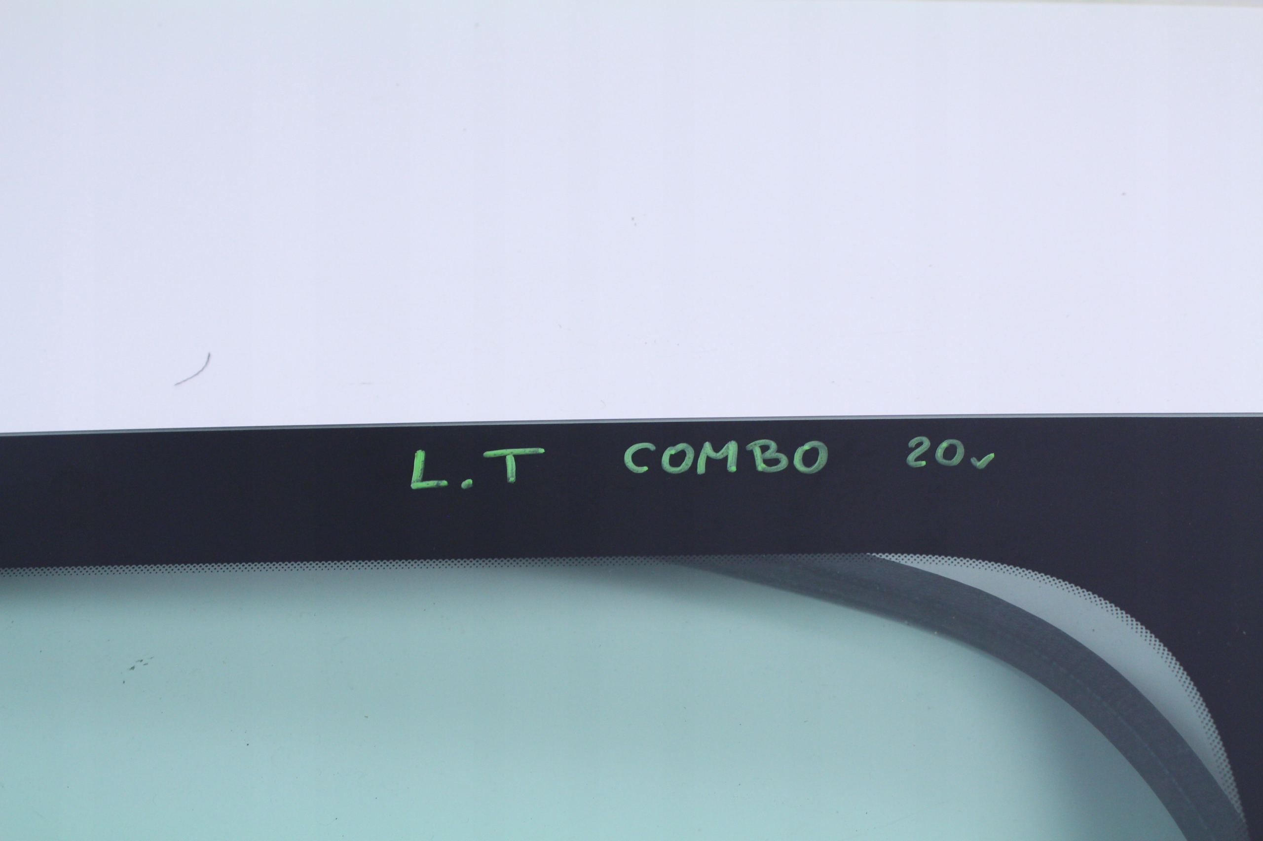 SZYBA DRZWI LEWY TYŁ OPEL COMBO IV E 20r. Producent części Opel OE