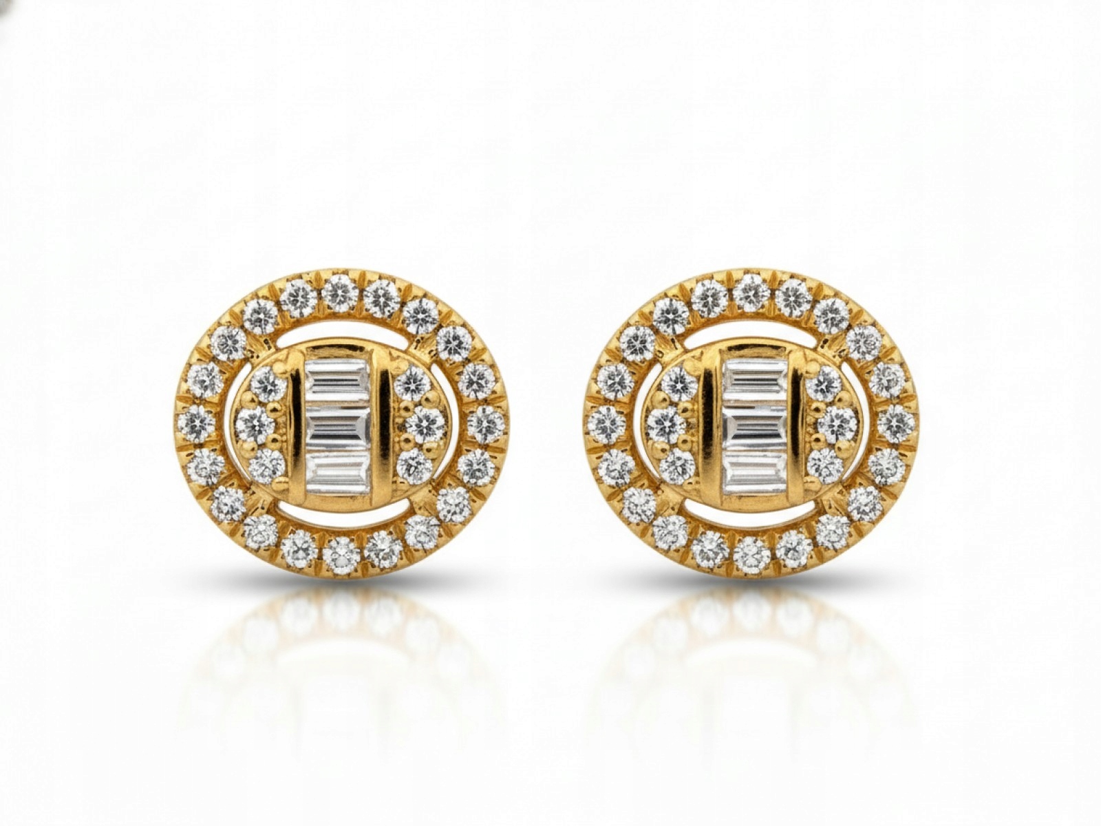 Dámské zlaté náušnice 585 na tyči oválné s brilianty 0,18 ct